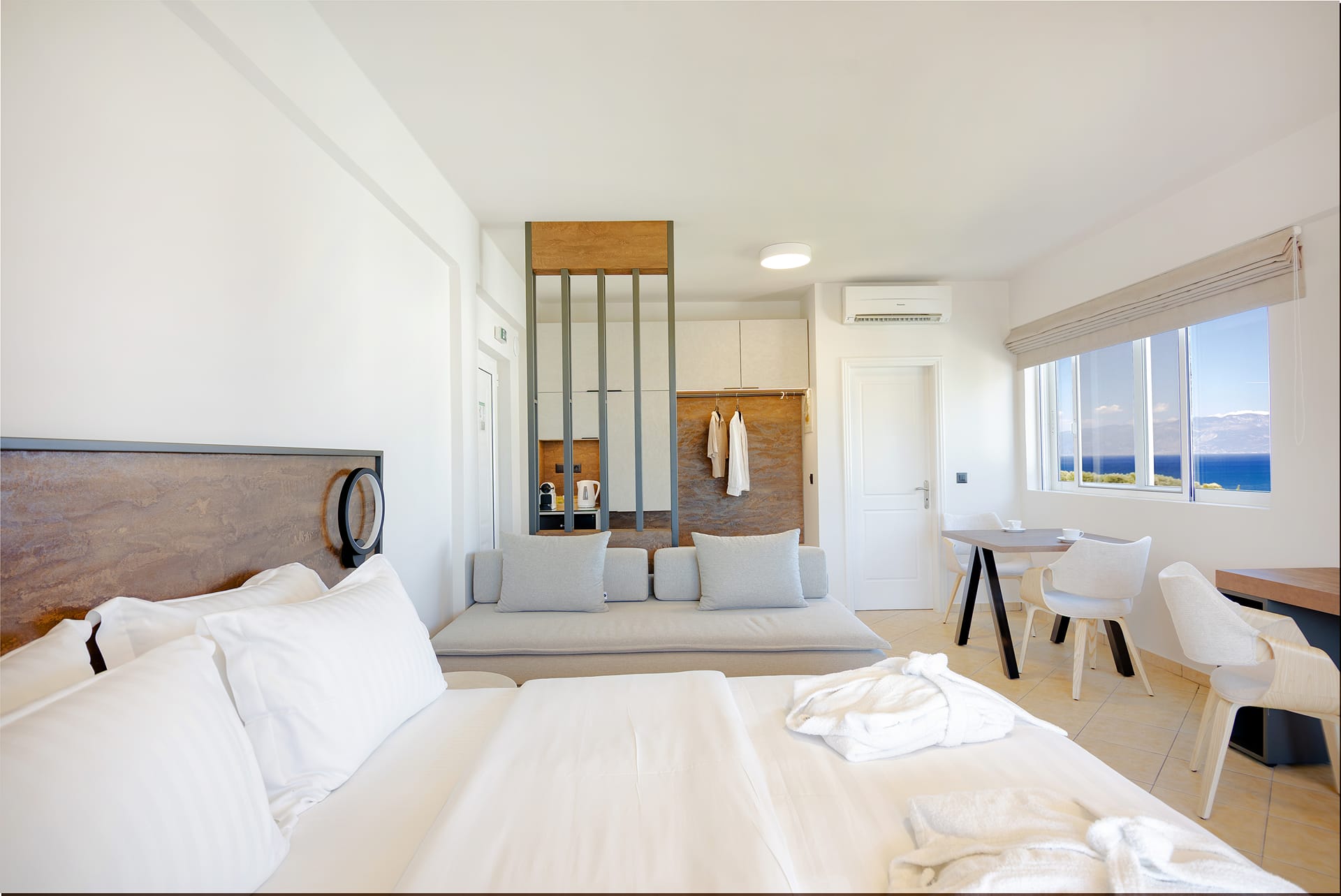 EXECUTIVE DOUBLE SIDE SEA VIEW