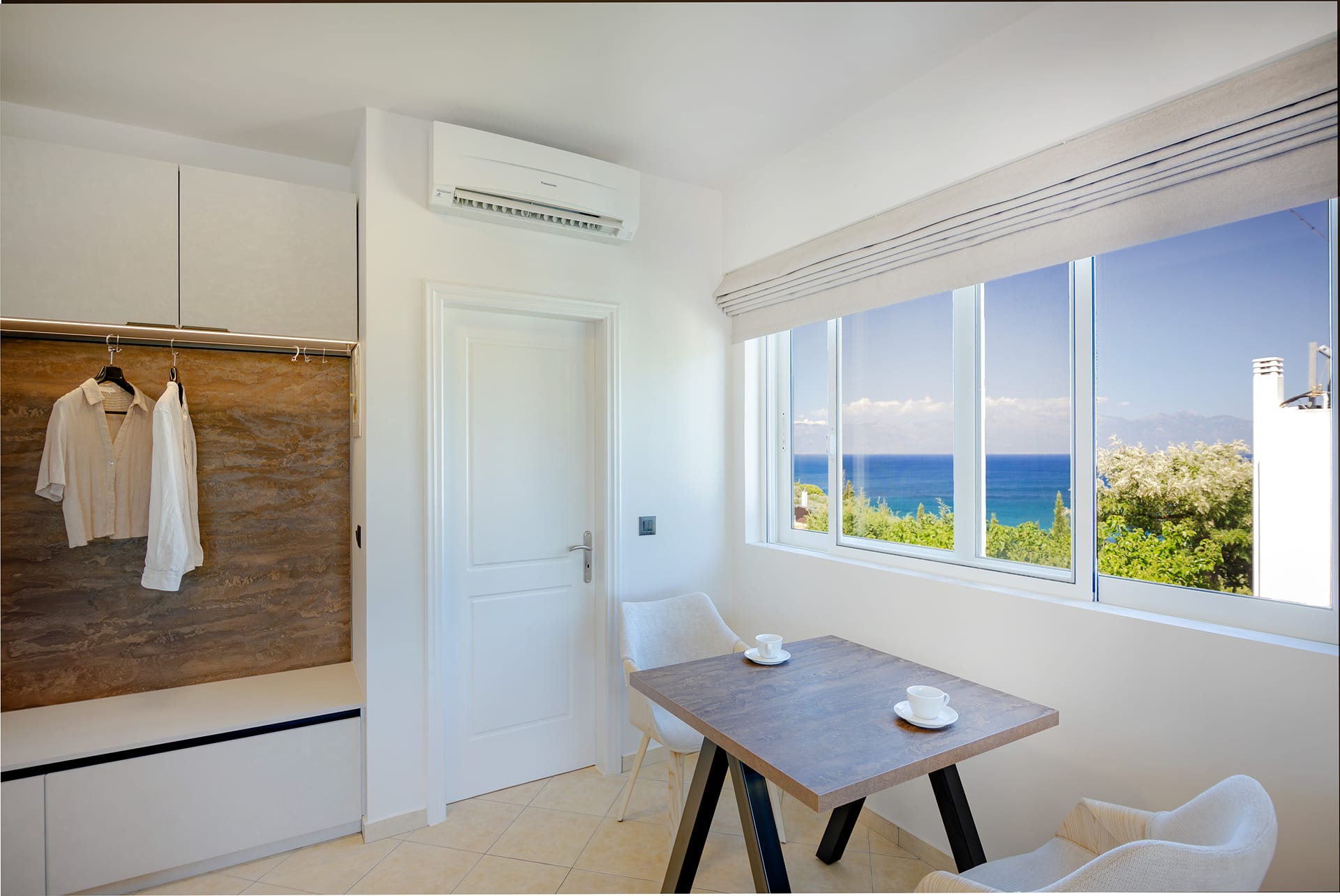EXECUTIVE DOUBLE SIDE SEA VIEW