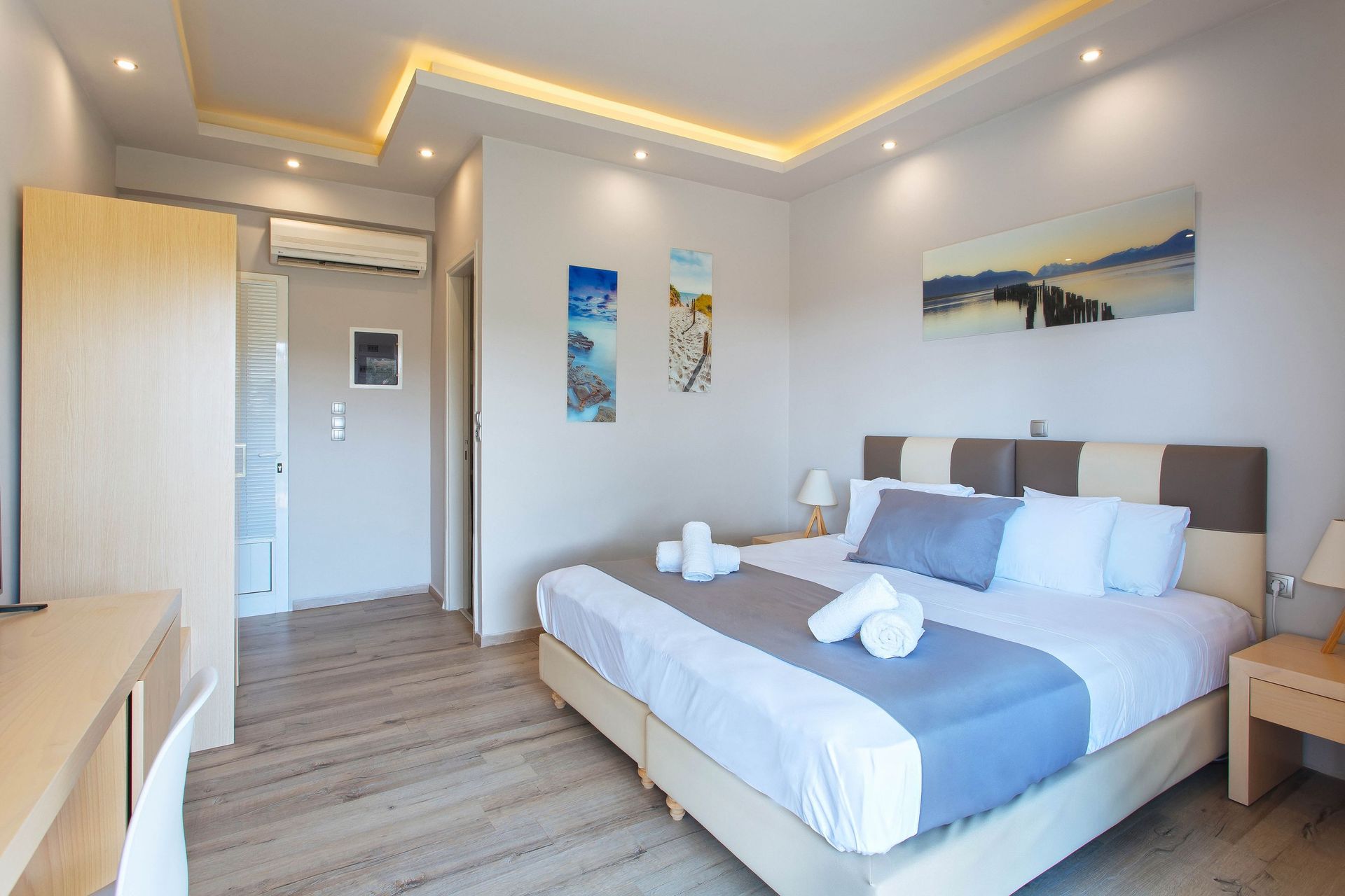 Luxury Triple Room with Shared Pool