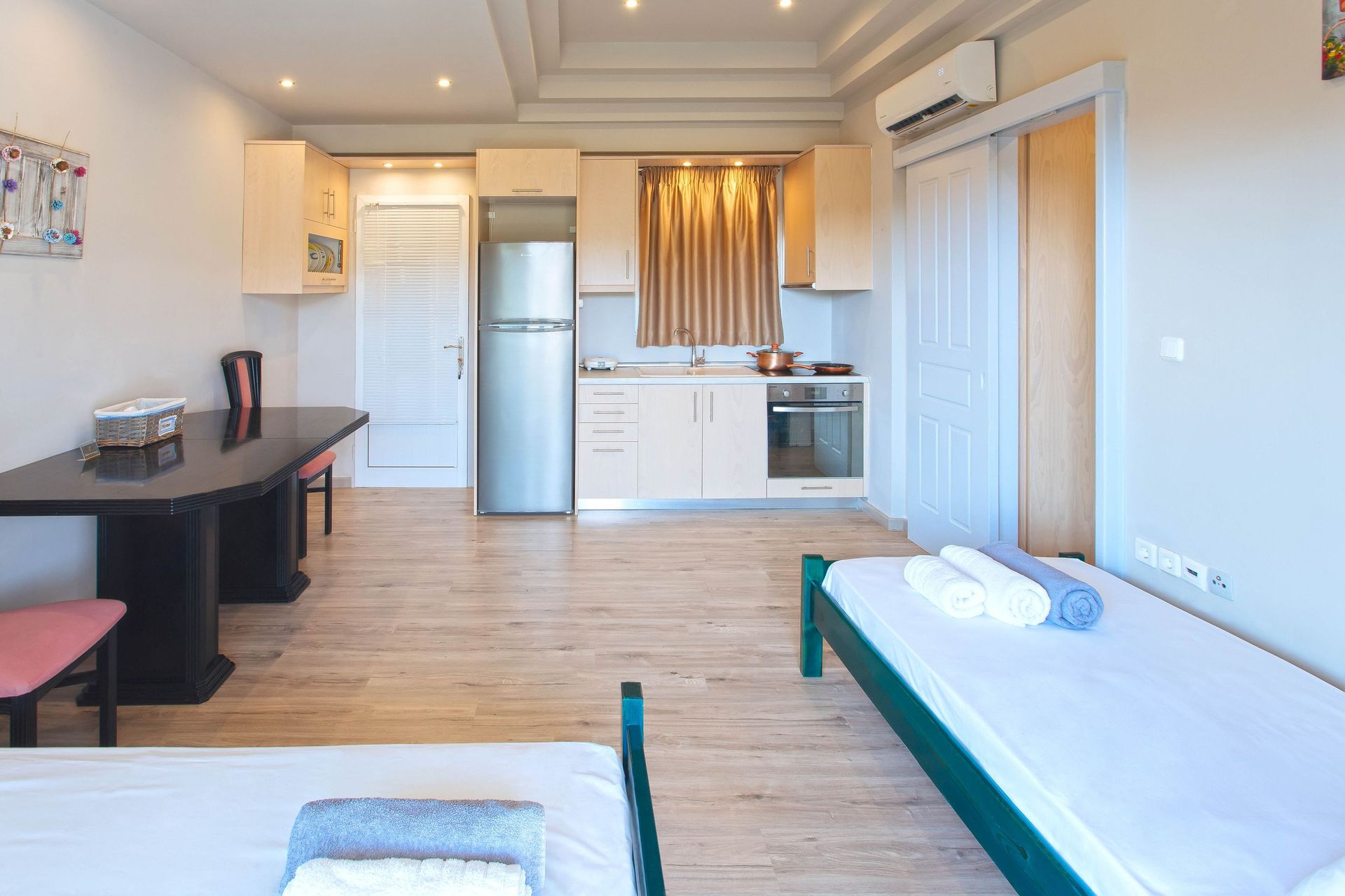 Deluxe Quadruple Apartment with Sea View