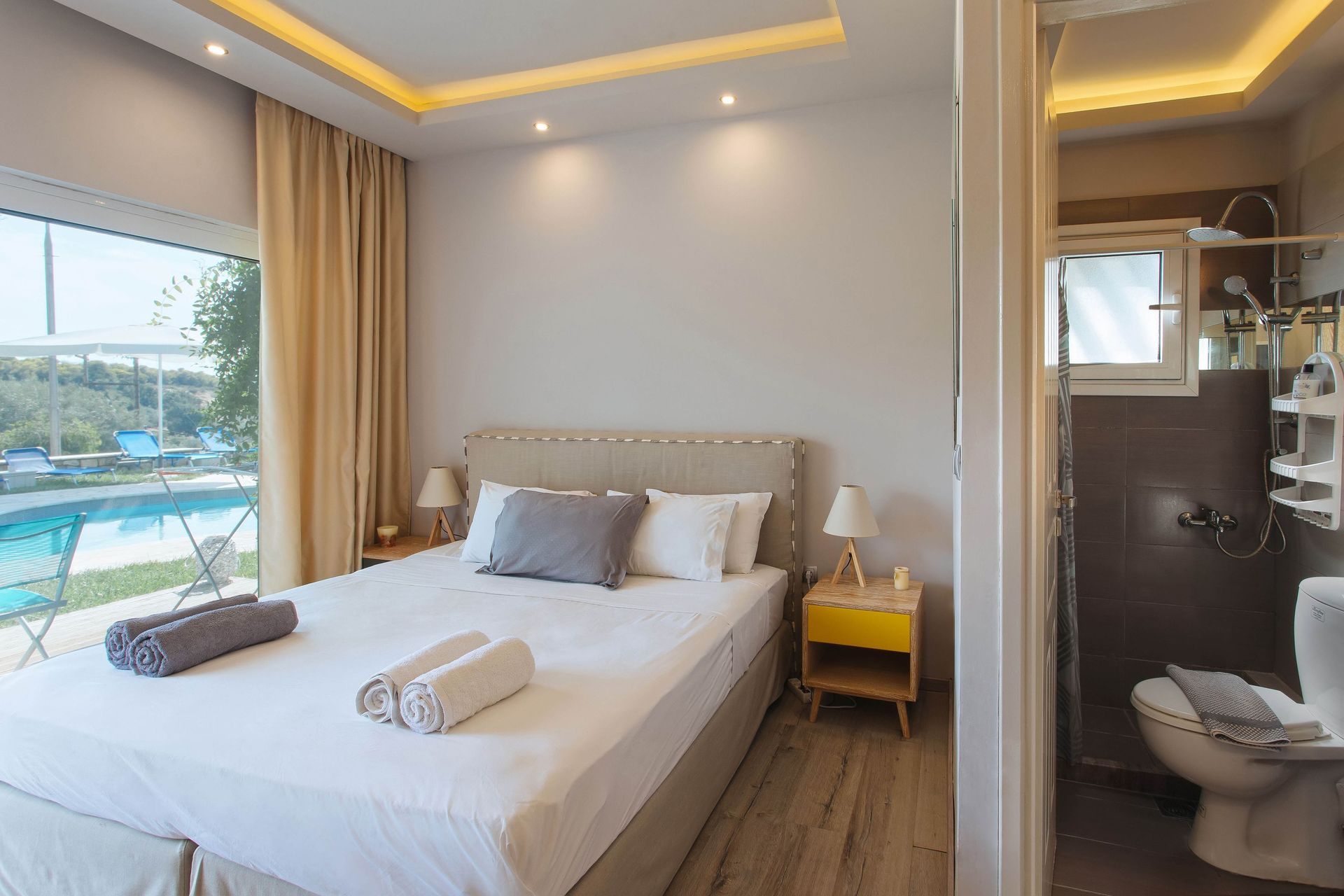 Junior Premium Suite with Pool View [adults only]