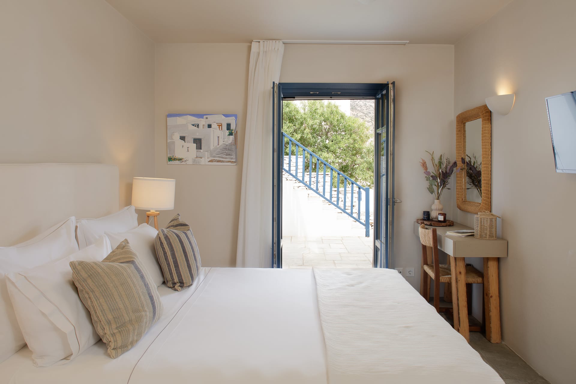 One Bedroom Suite with City View 43m² (Euphyllia | Gladiella)