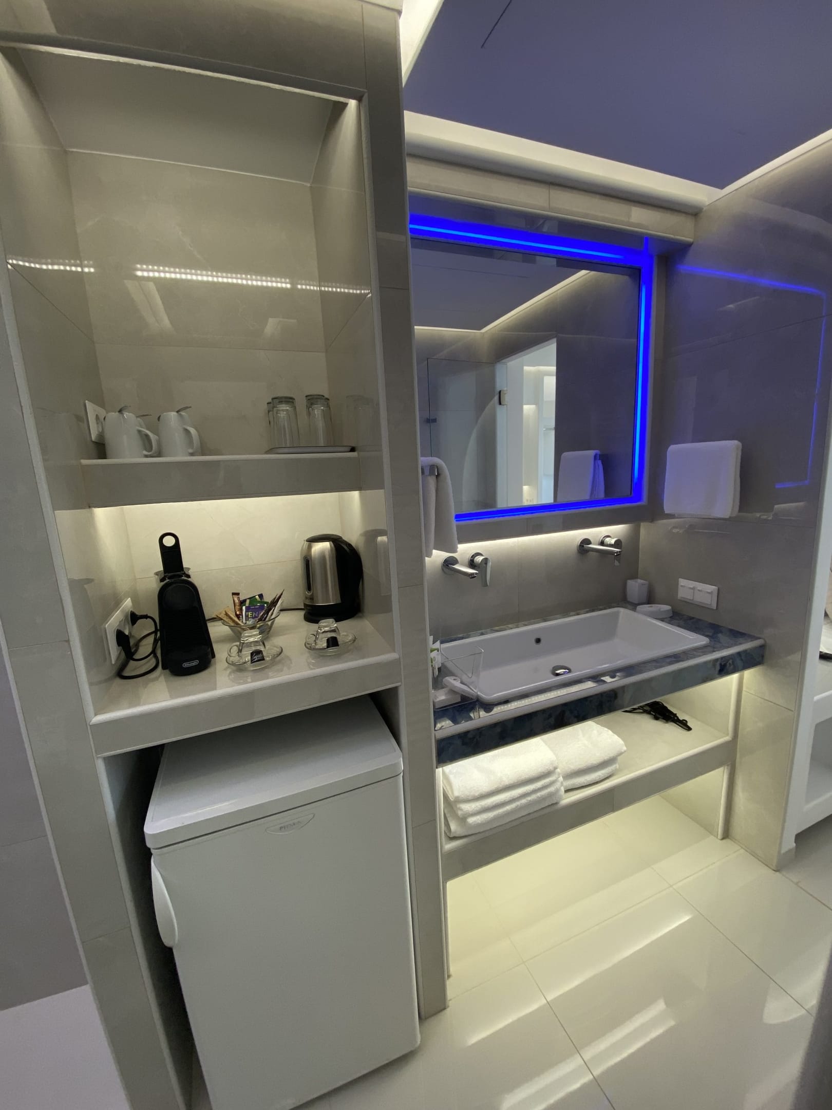 Quadruple Room Sea &amp; Pool View - Pool Level