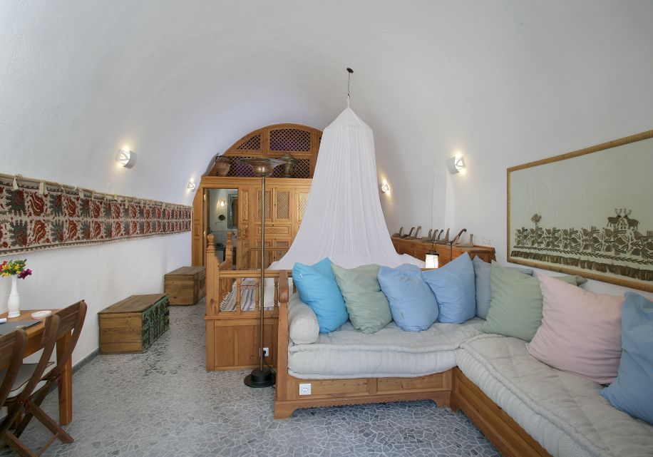 Honeymoon Suite
