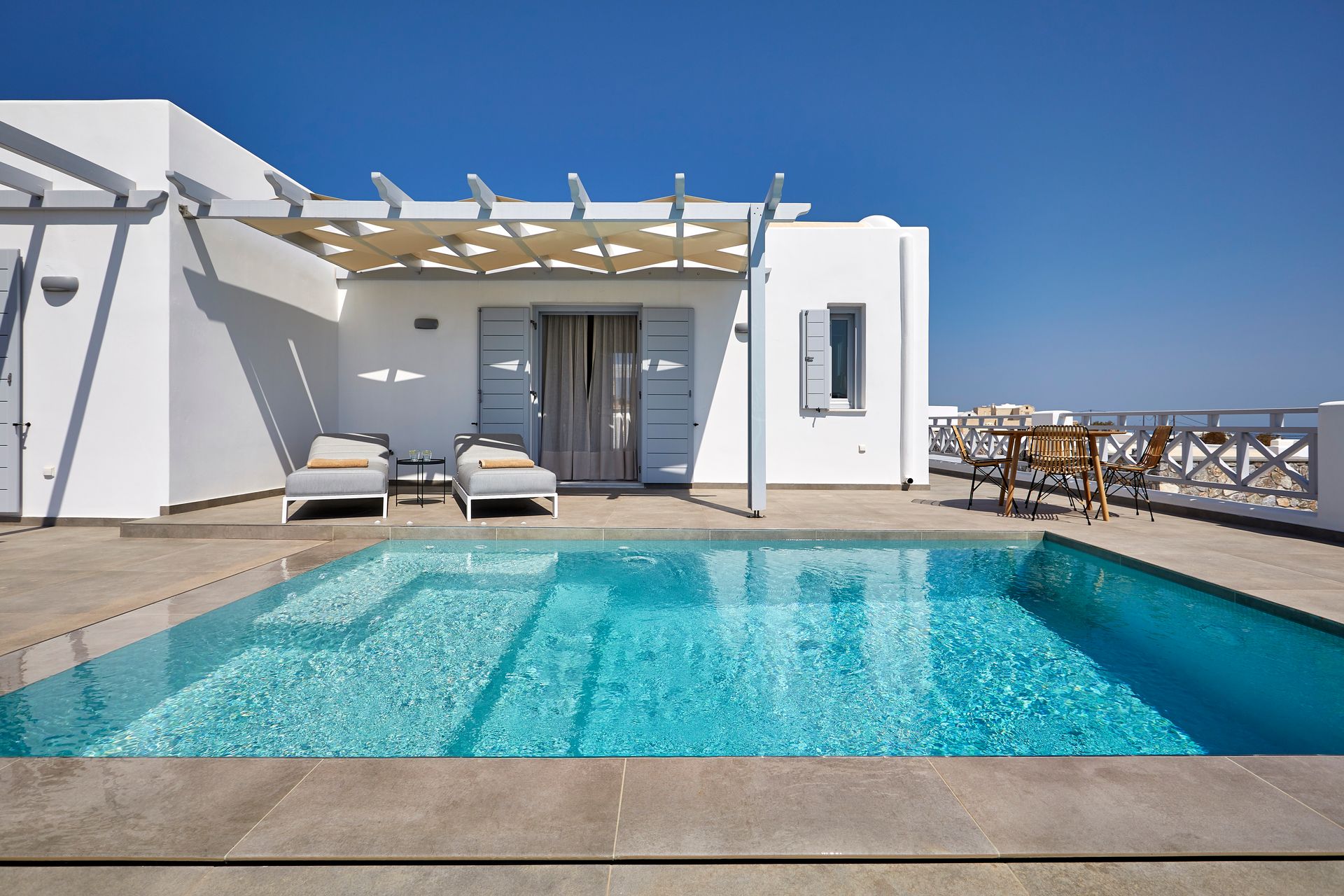 Elegant Suite with private pool &amp; jetted tub