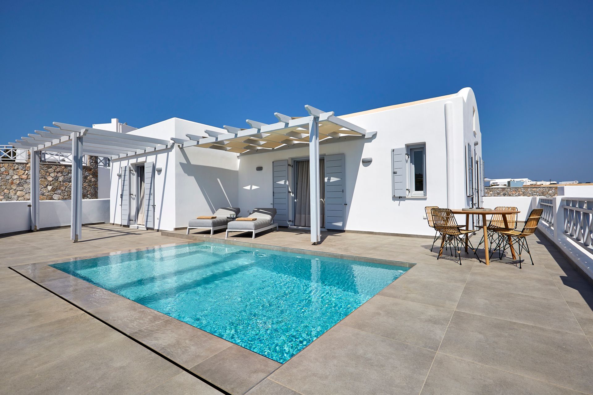 Elegant Suite with private pool &amp; jetted tub