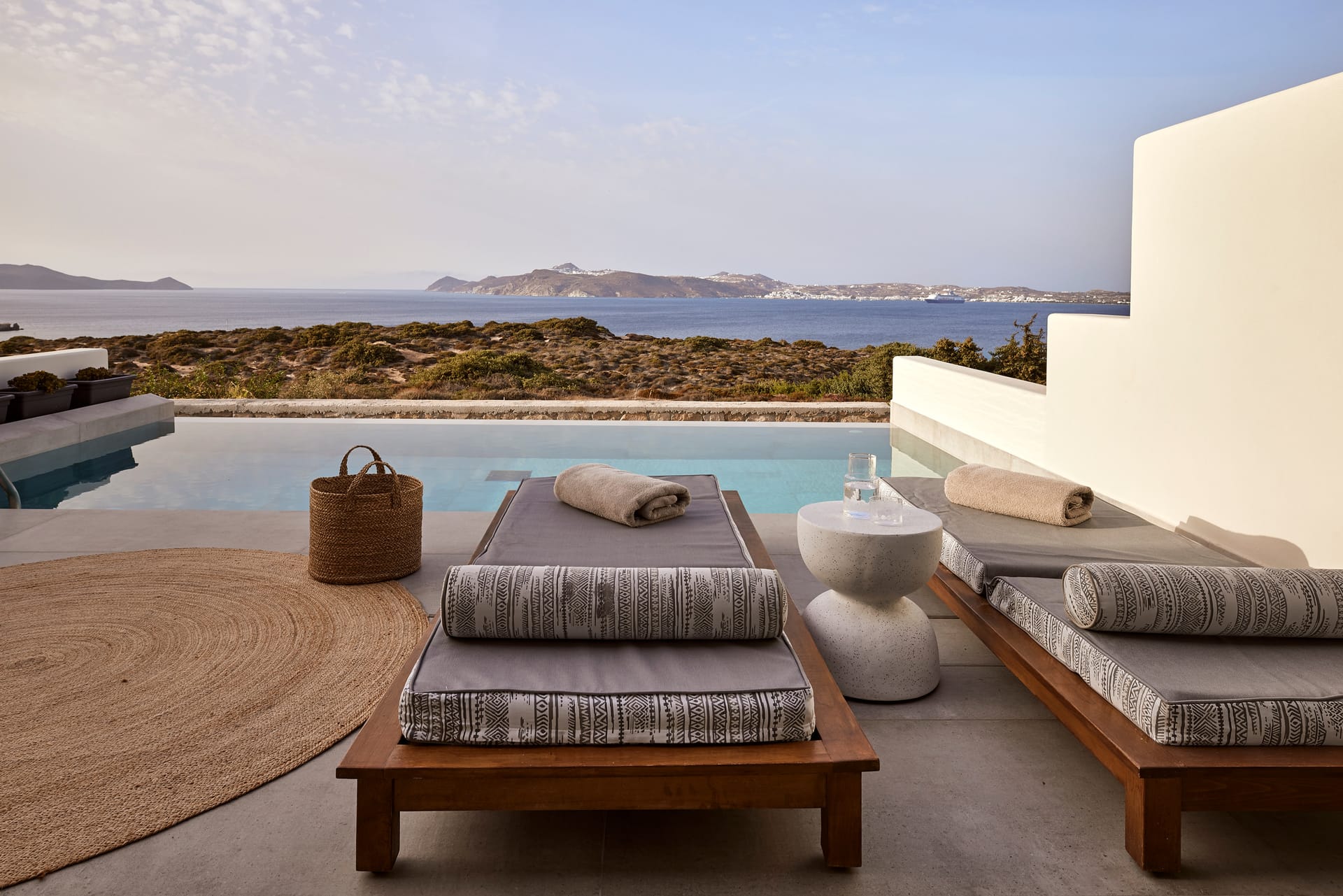 Family Suite with Private Pool and Sea View