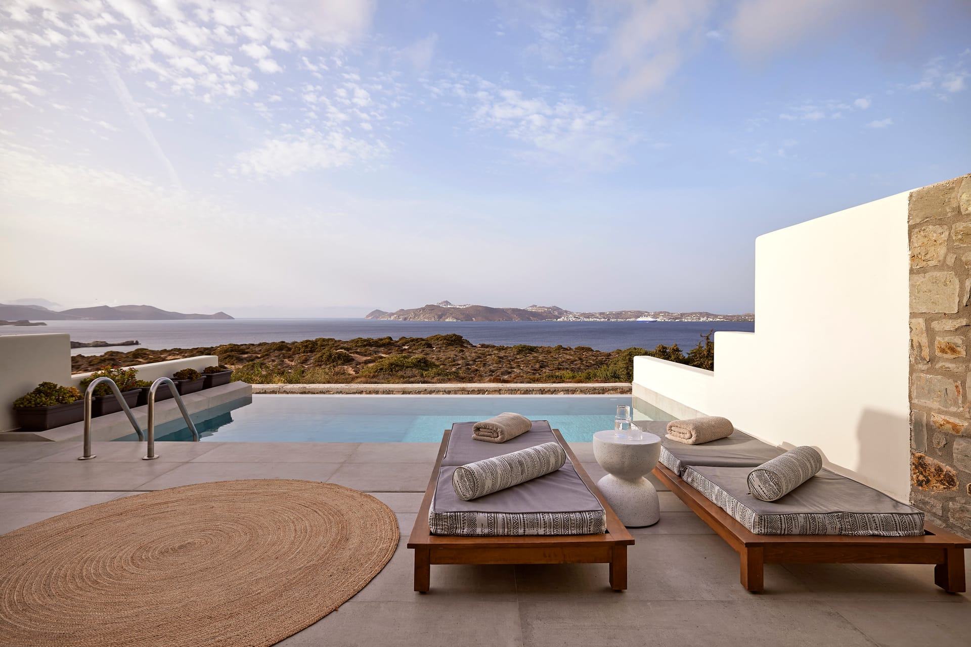 Family Suite with Private Pool and Sea View