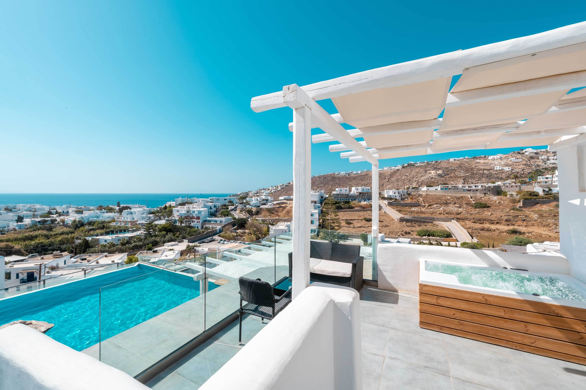 Superior Double Jetted Tub Sea View