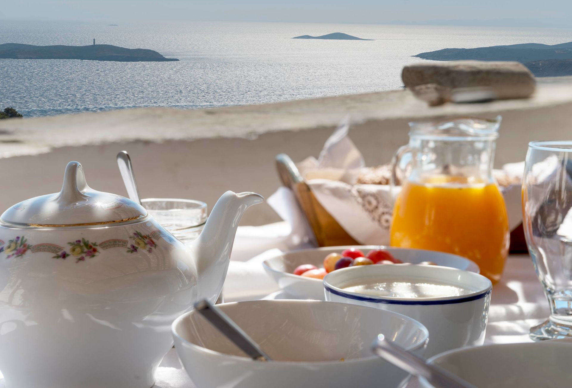 Deluxe Room with Balcony and Sea View