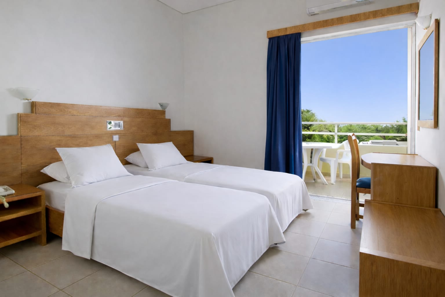 Double Twin Room