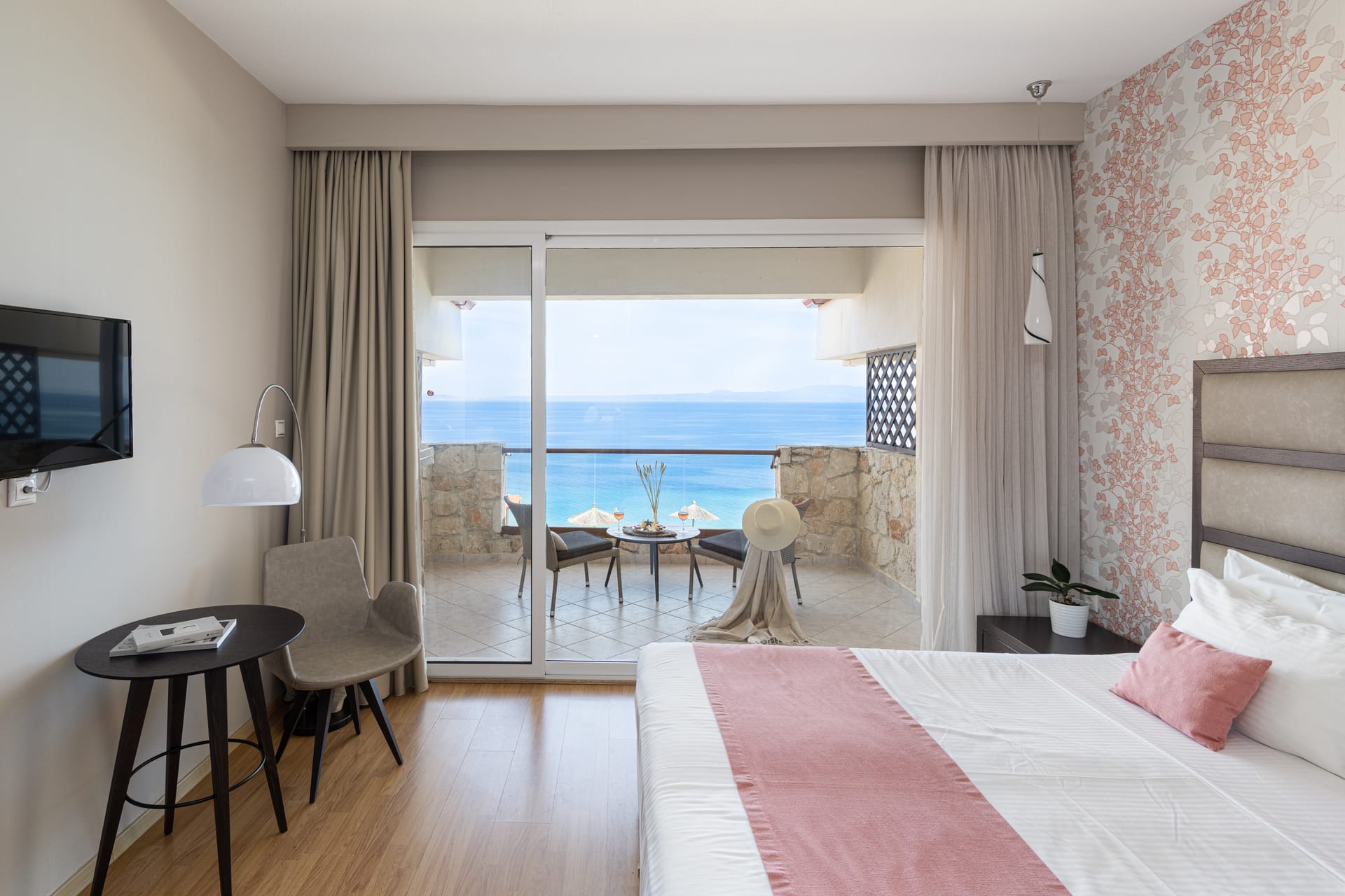 Deluxe Double Front Sea View