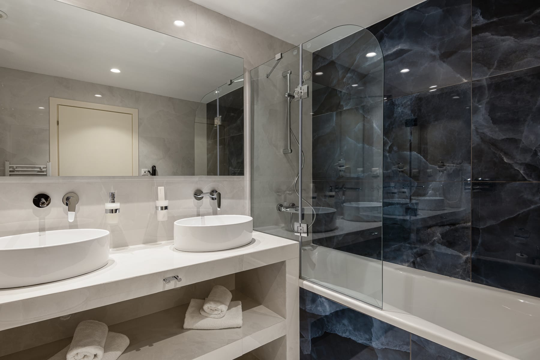 Junior Suite Side Sea View