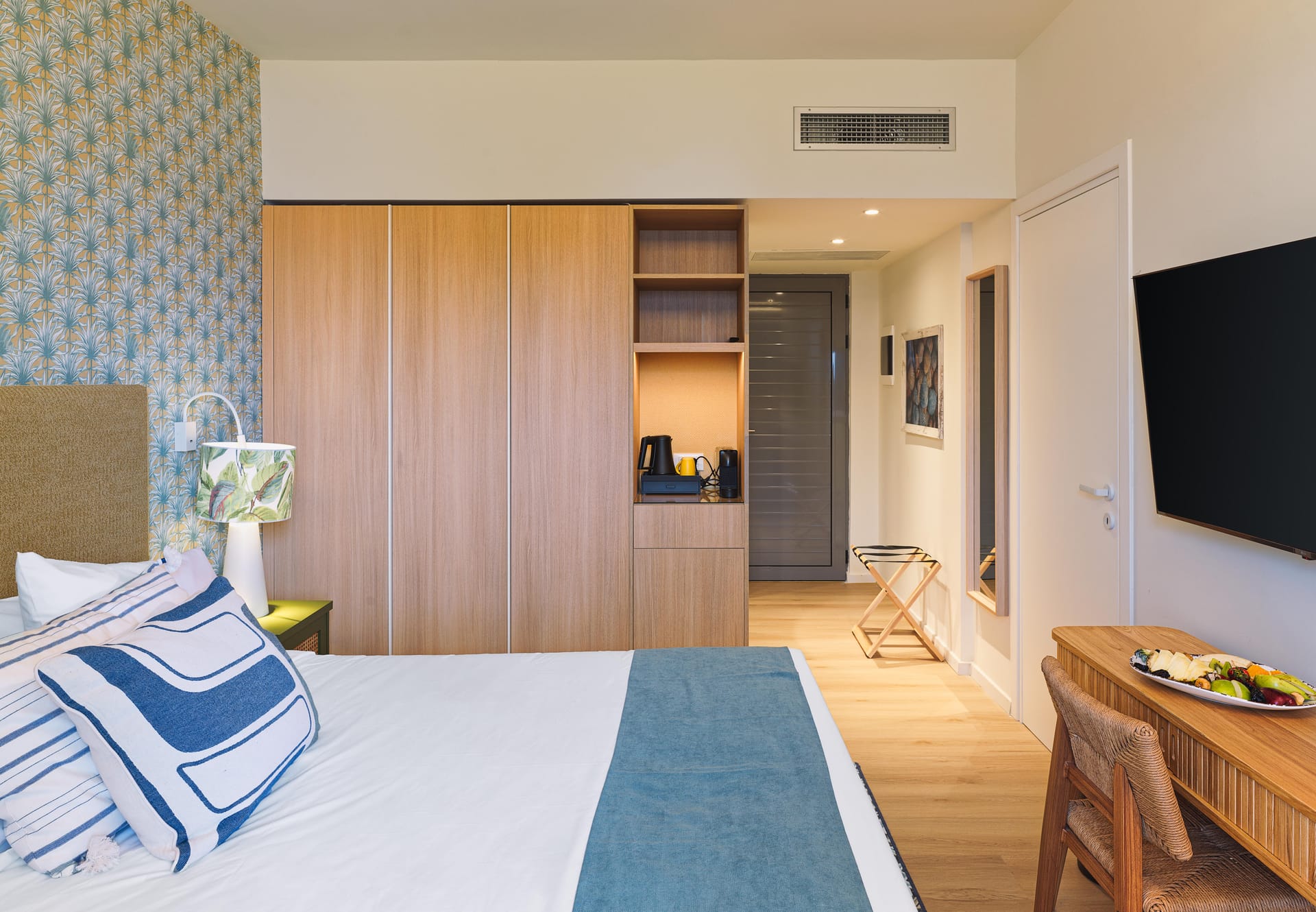 Deluxe Room Pool View