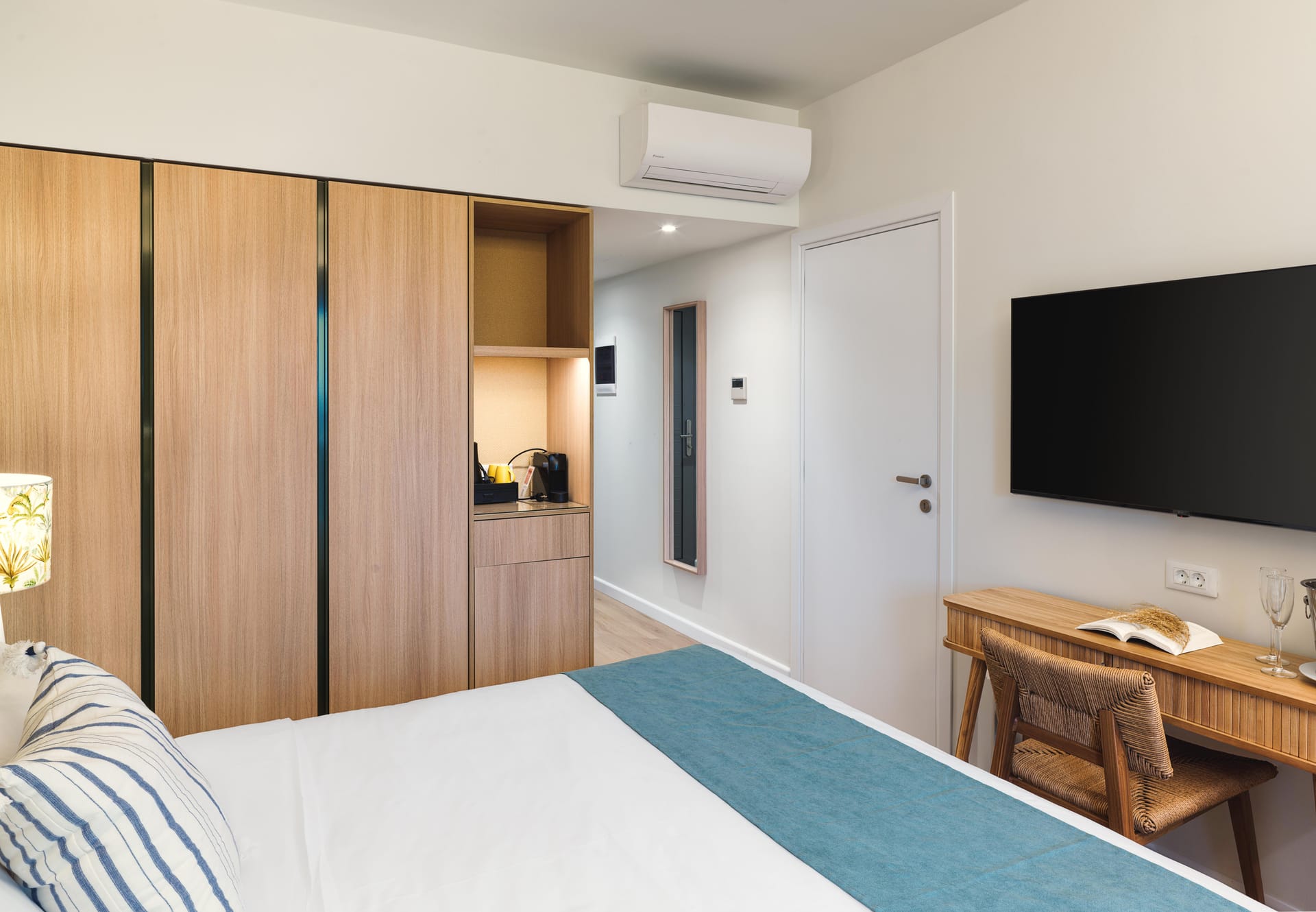 Deluxe Room Pool View