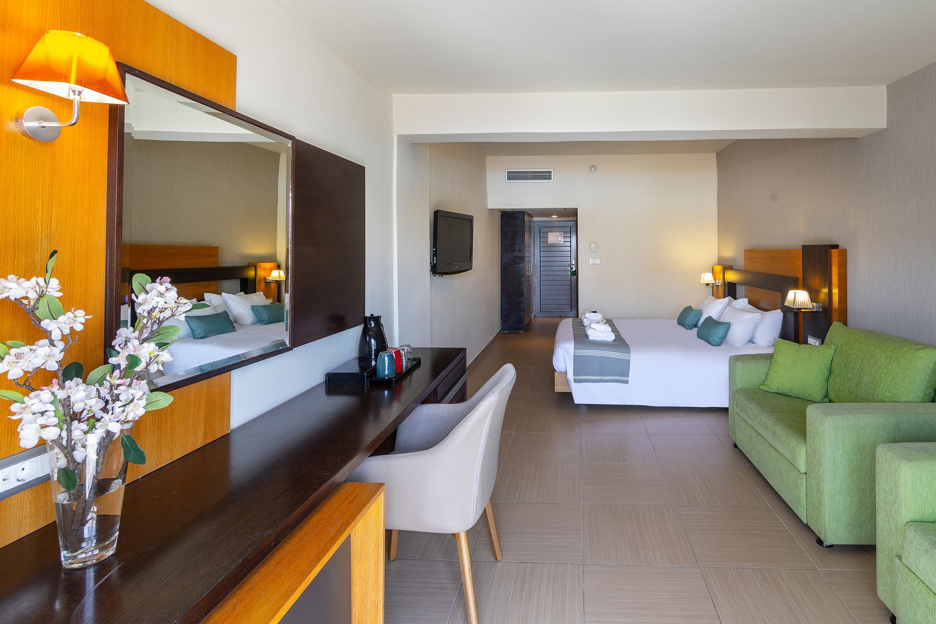 Deluxe Family Pool View