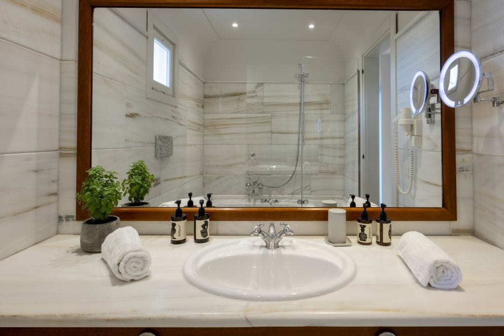 Three Bedroom Prestige Villa | Private pool &amp; Sea view