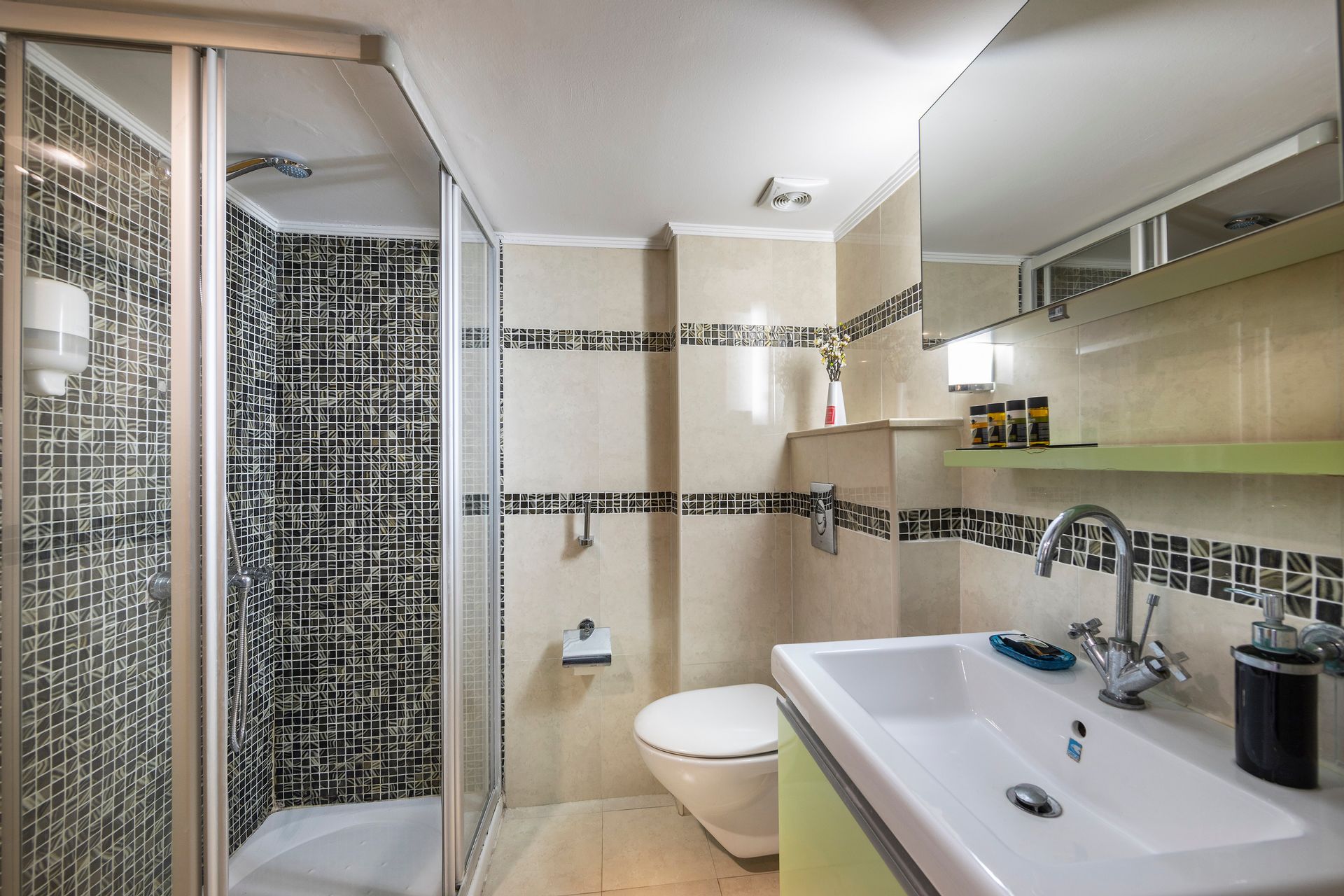 Swim Up Suite - Two Swim Up Rooms Interconnected)