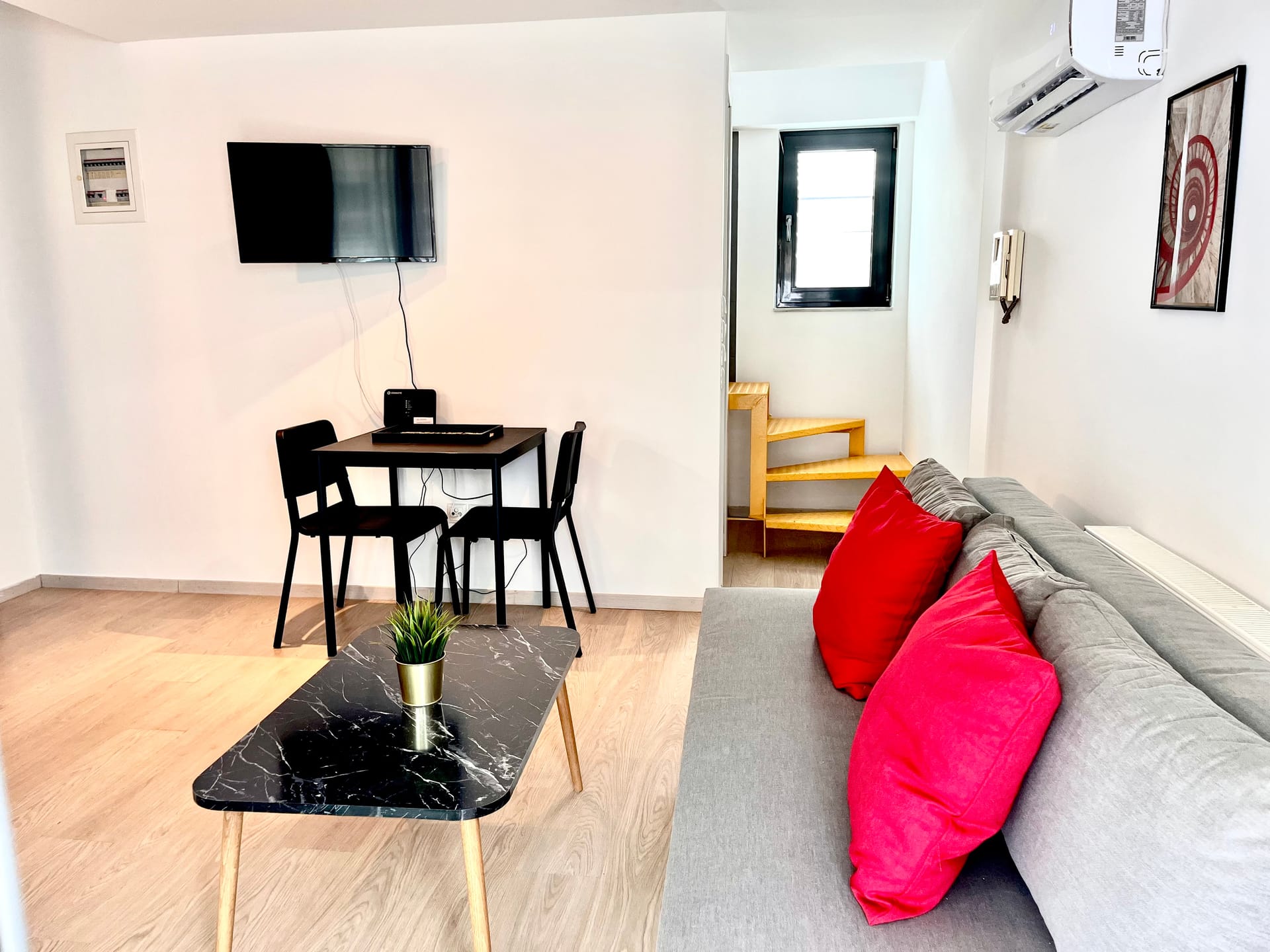 One Bedroom Apartment split level [36m2]-6th Floor