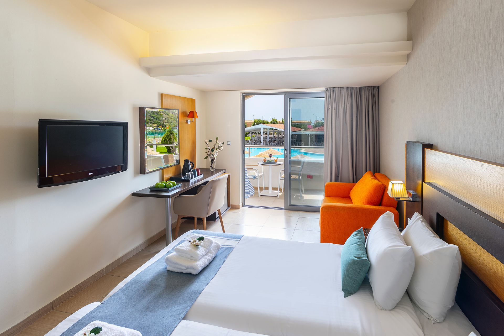 Twin Room with Pool view