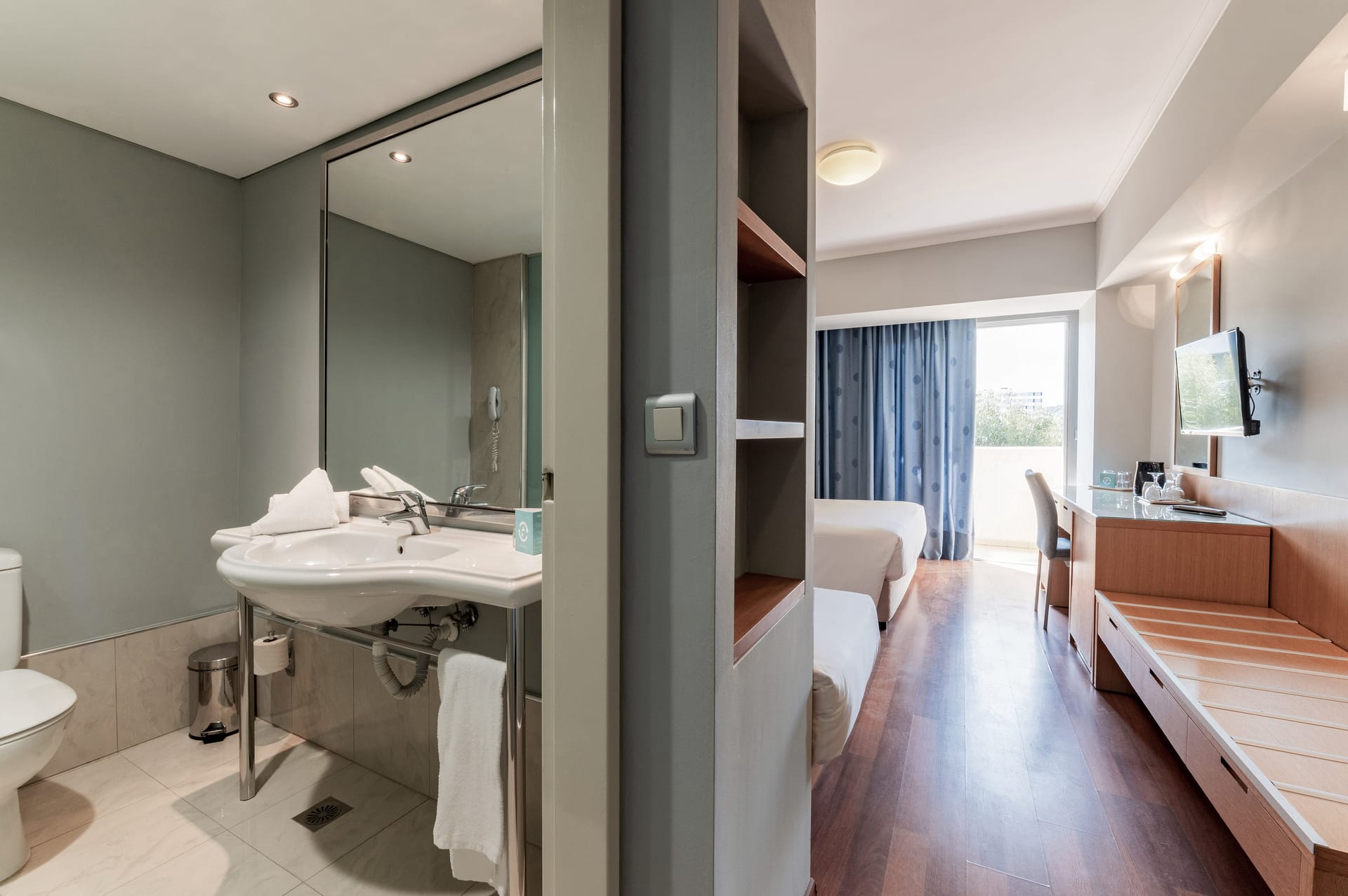 Standard Double Room with Garden View