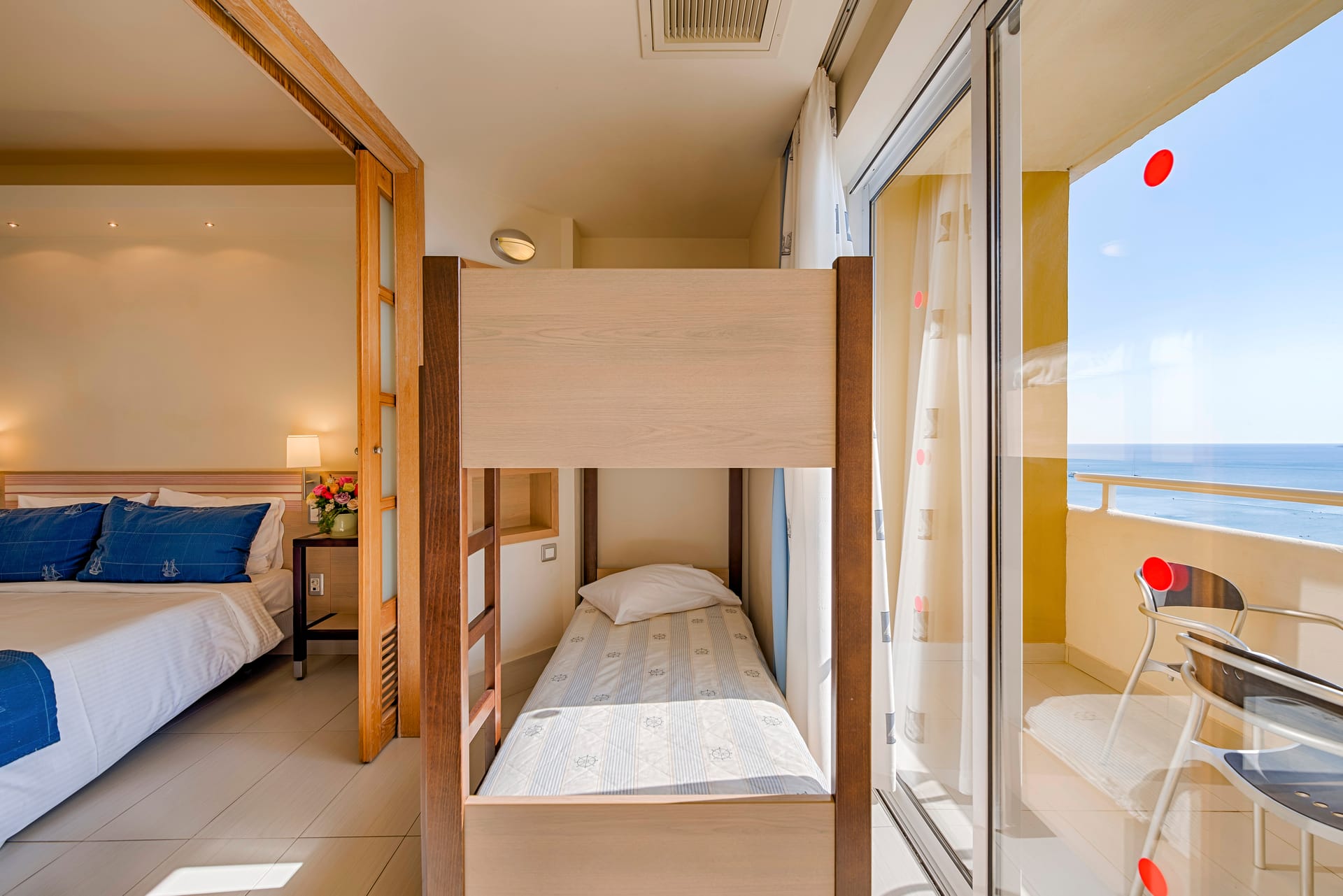 Family Room with Sea View