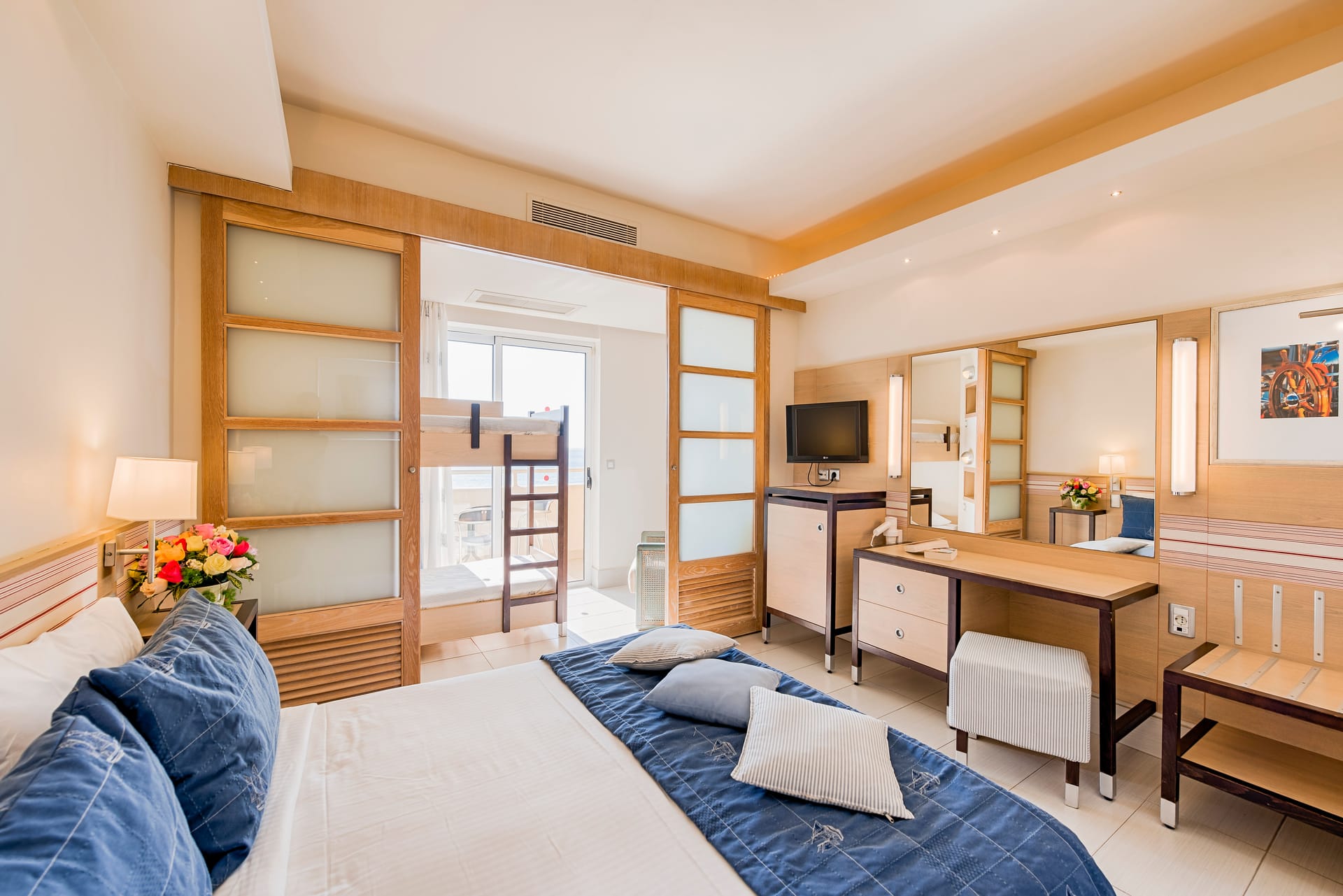 Family Room with Sea View
