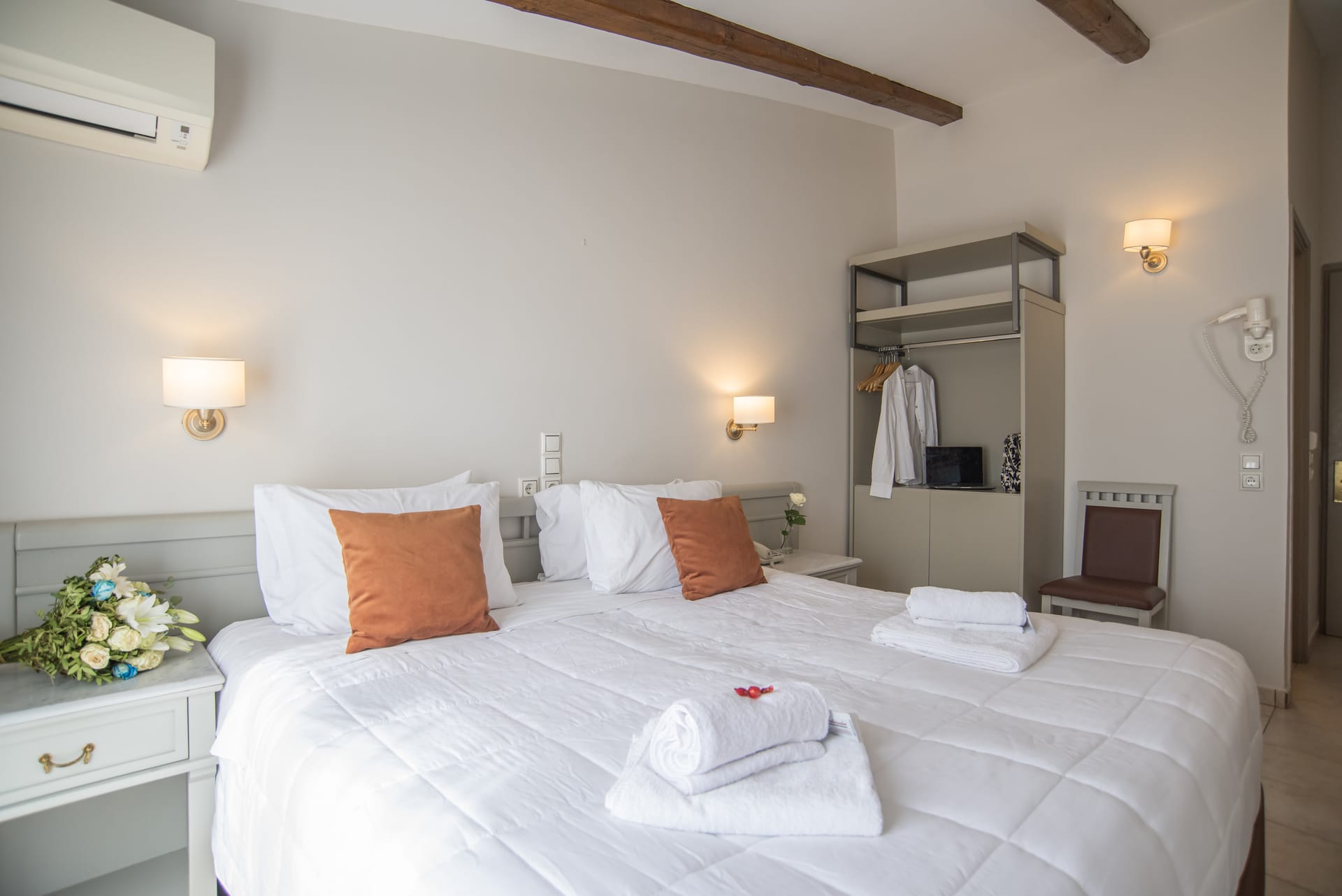 Superior Double or Twin Room with Balcony and Mountain view