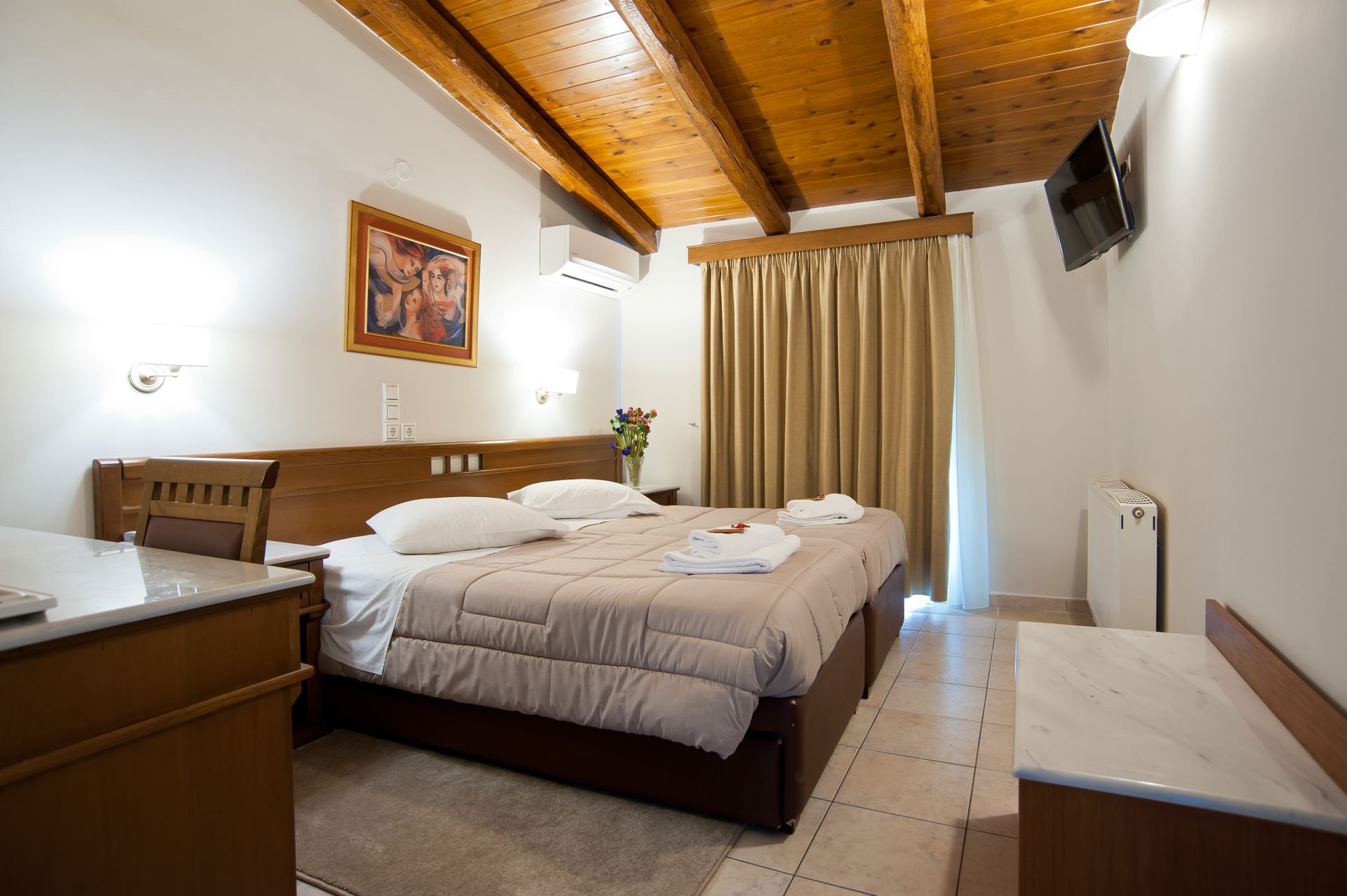 Family Suite interconnecting with Balcony and Mountain view