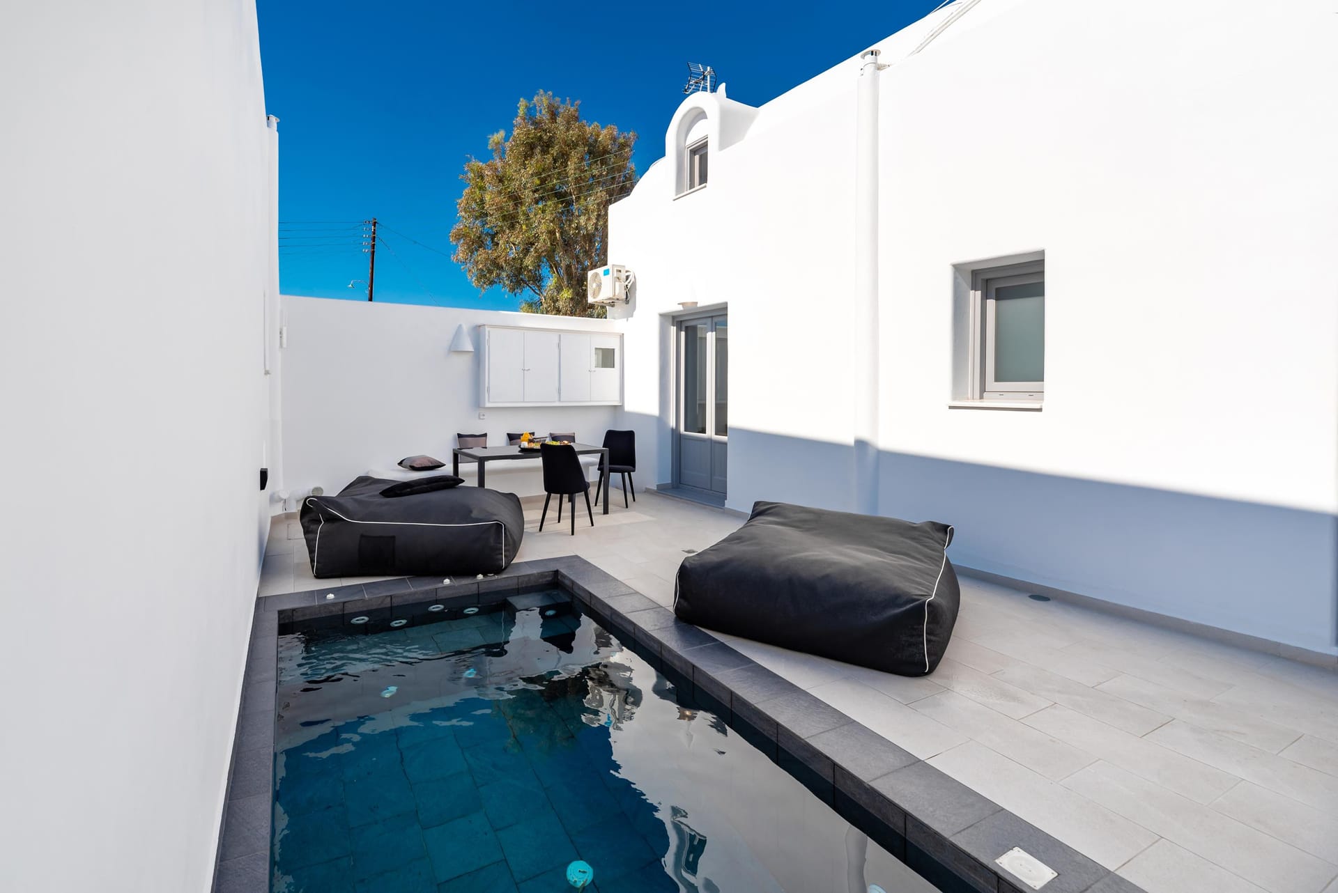 Grand Elegant Villa with Private Heated Pool