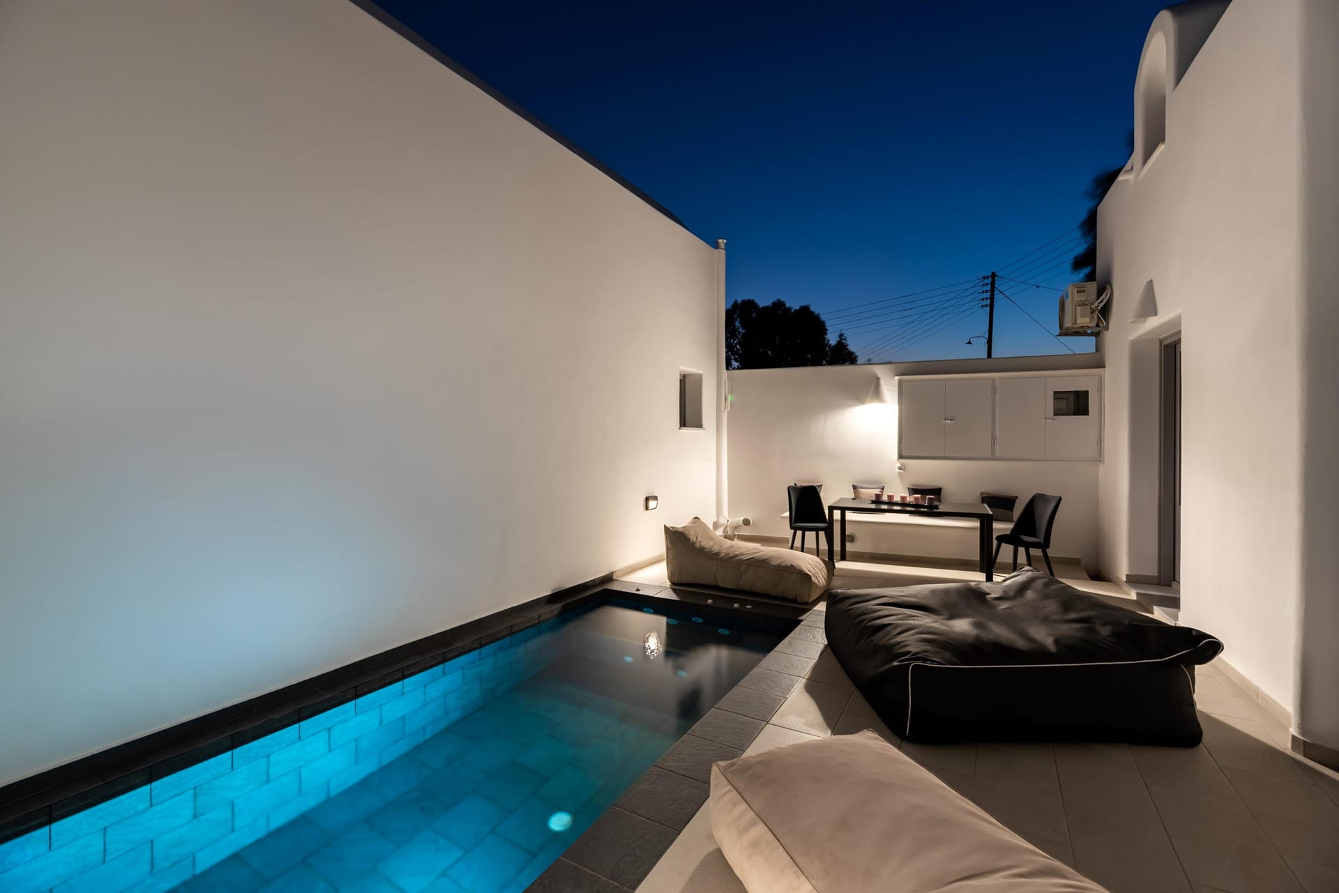 Grand Elegant Villa with Private Heated Pool