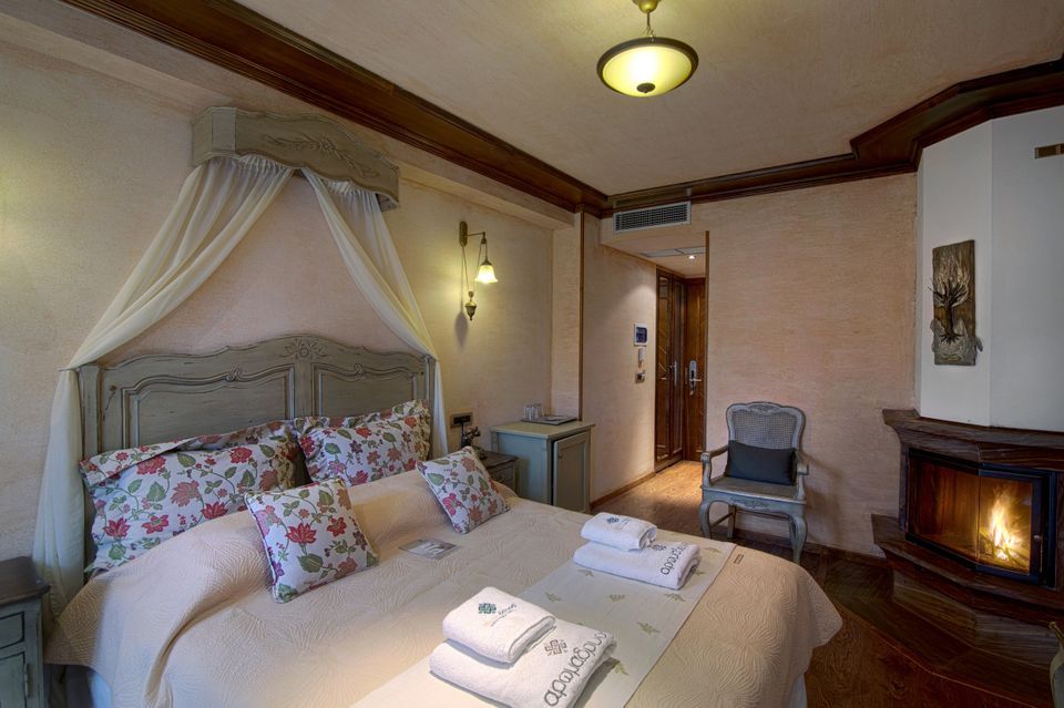 Superior Double Room with Fireplace & Side Mountain View [Poplar | Cedar | Almond | Fir]