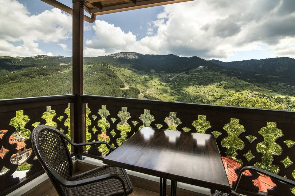 Deluxe Double Room with Fireplace &amp; Mountain View [Willow | Maple |  Plane Tree |  Beech |