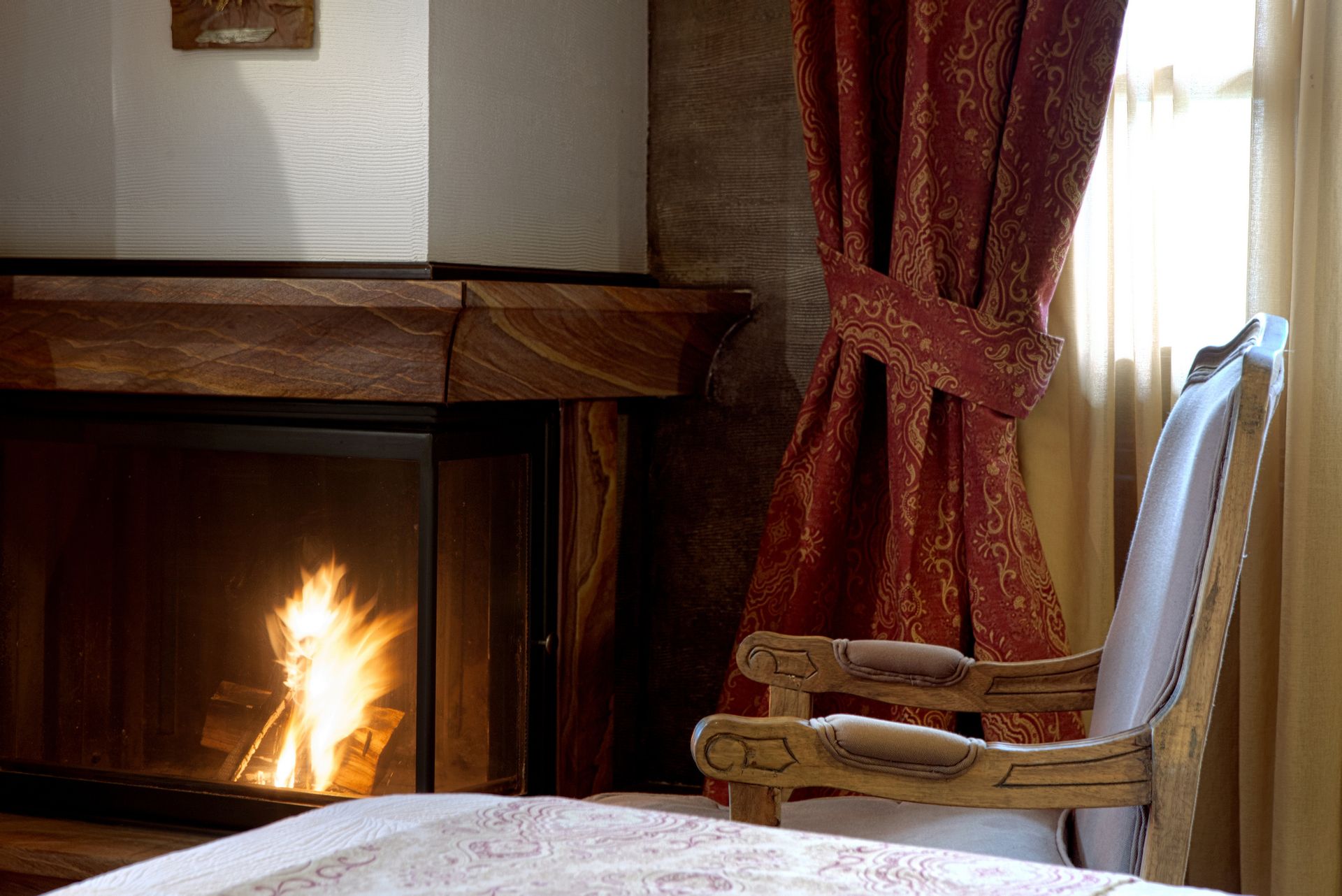 Deluxe Double Room with Fireplace &amp; Mountain View [Willow | Maple |  Plane Tree |  Beech |