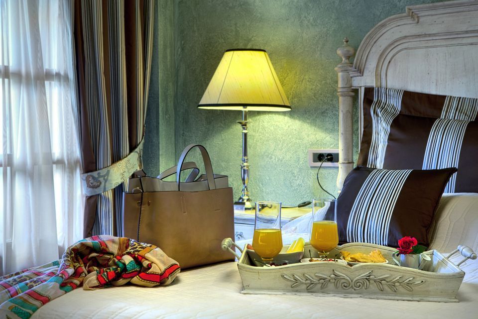 Junior Suite with Fireplace &amp; Mountain View [Juniper | Spruce | Myrtle | Birch]