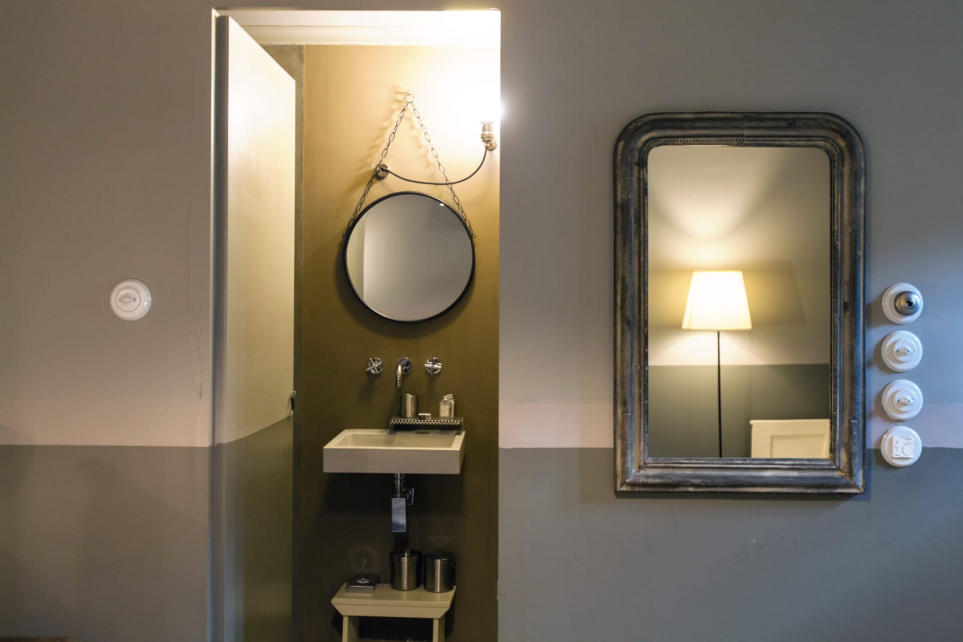 Standard Suite- Khaki Room