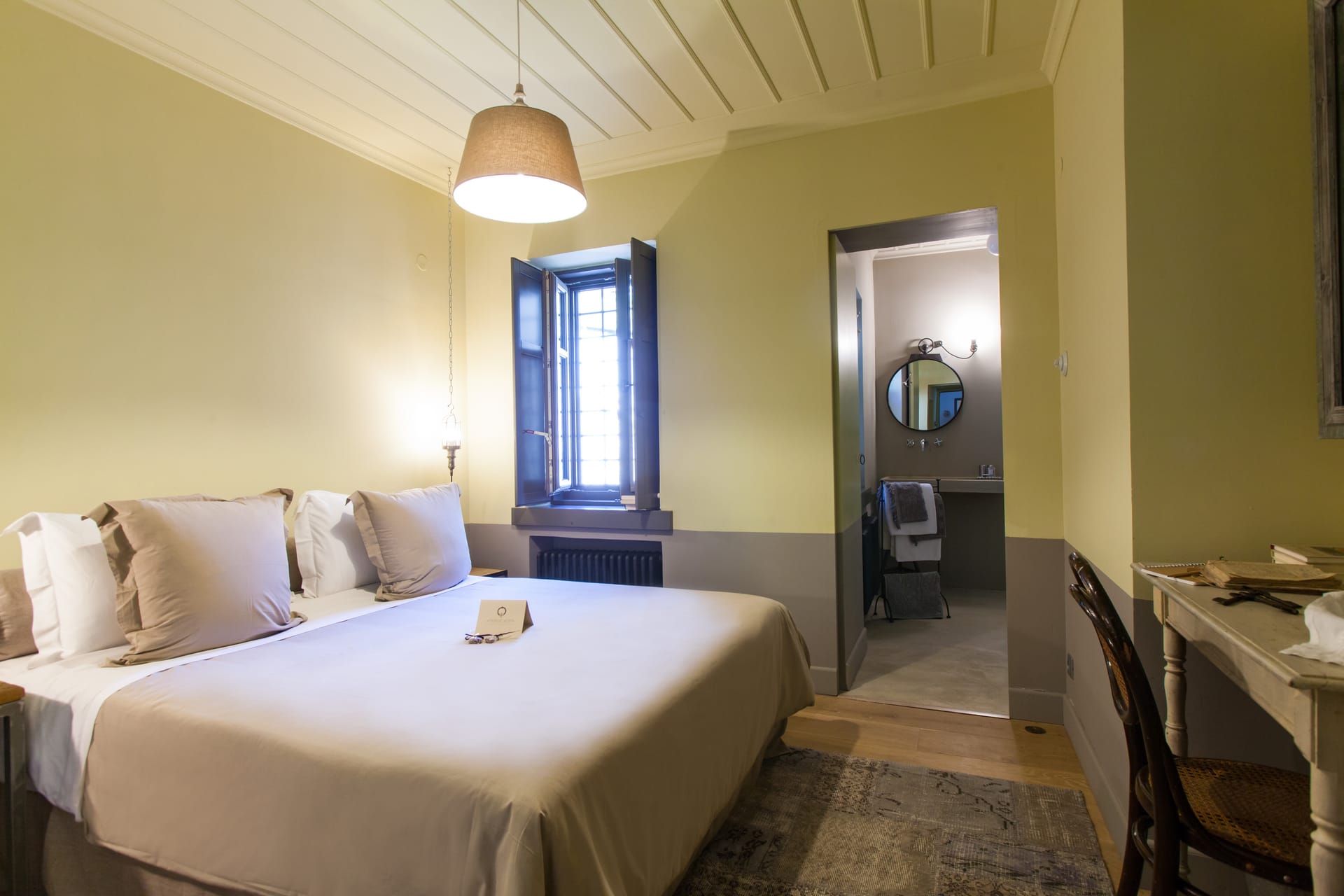 Standard Suite- Yellow