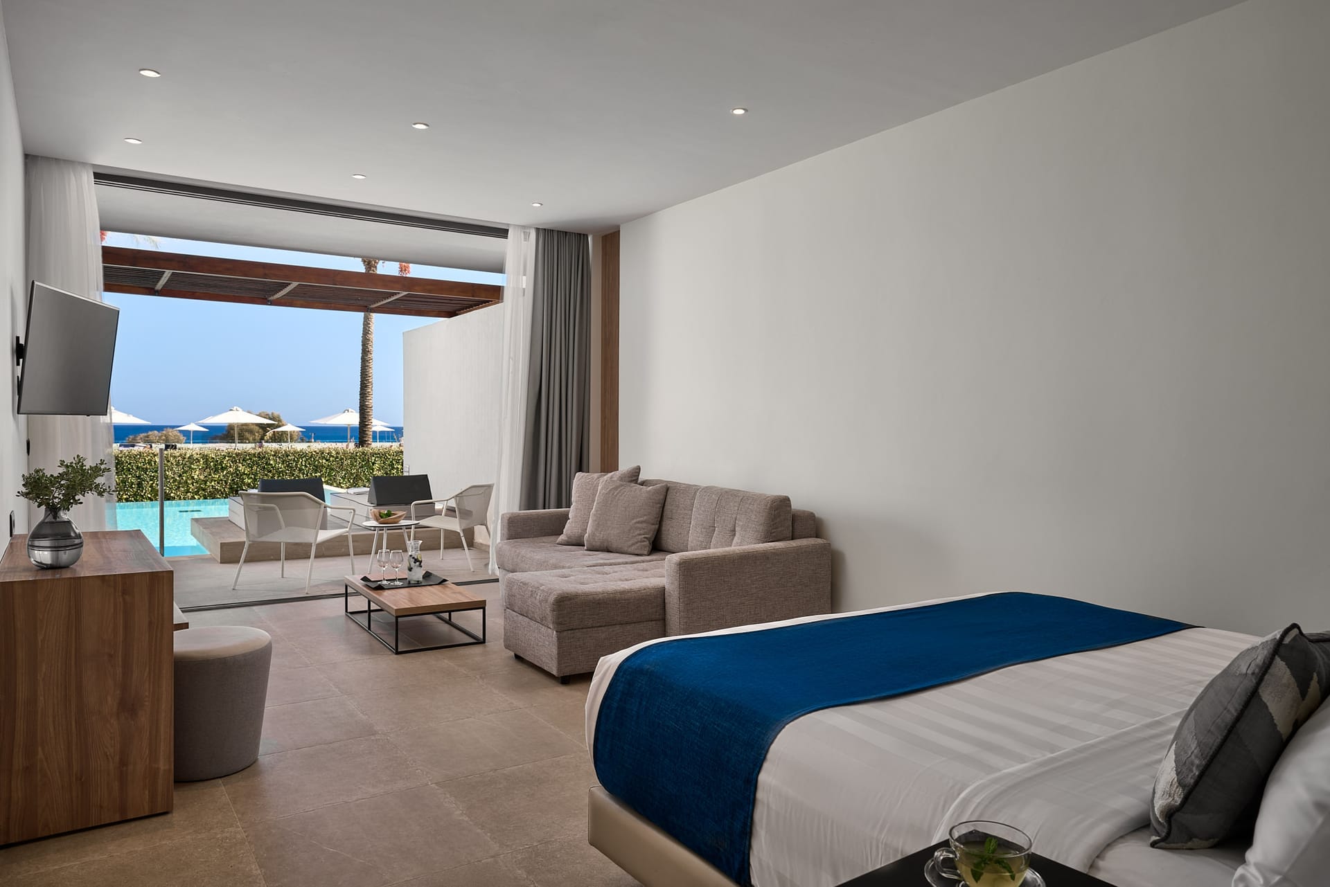 Junior Suite with Private Pool &amp; Sea View