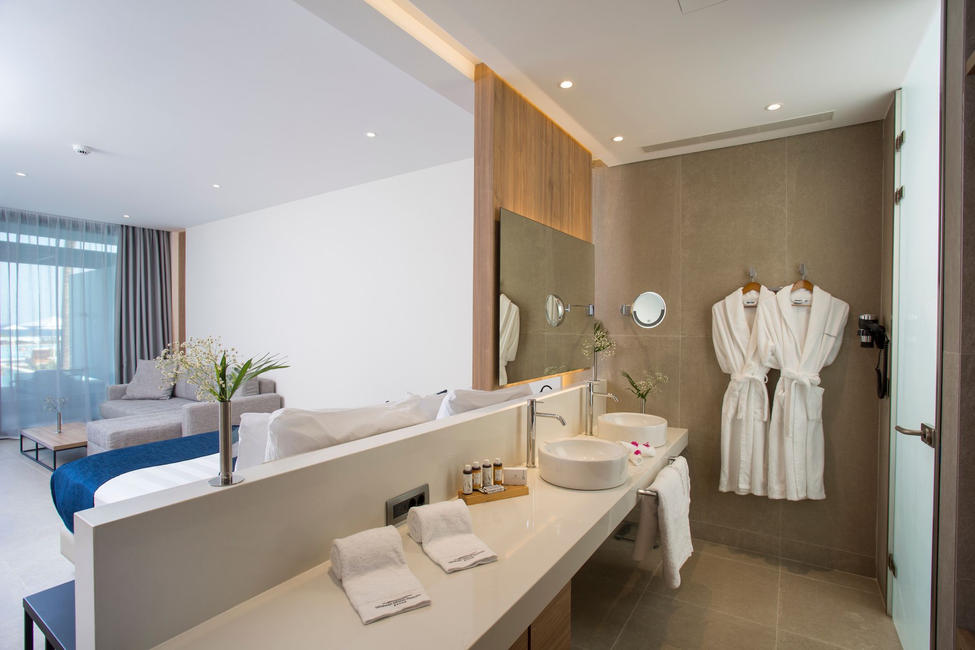 Junior Suite with Private Pool &amp; Sea View