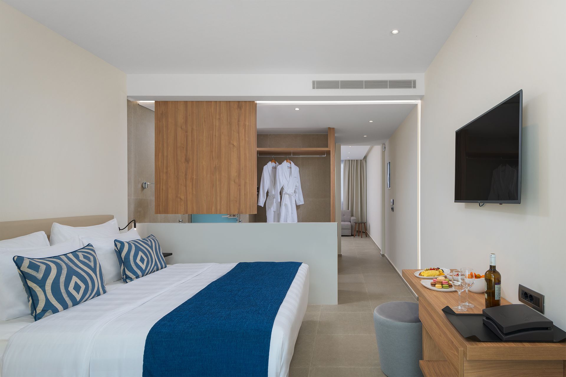 Suite with Private Pool & Garden View