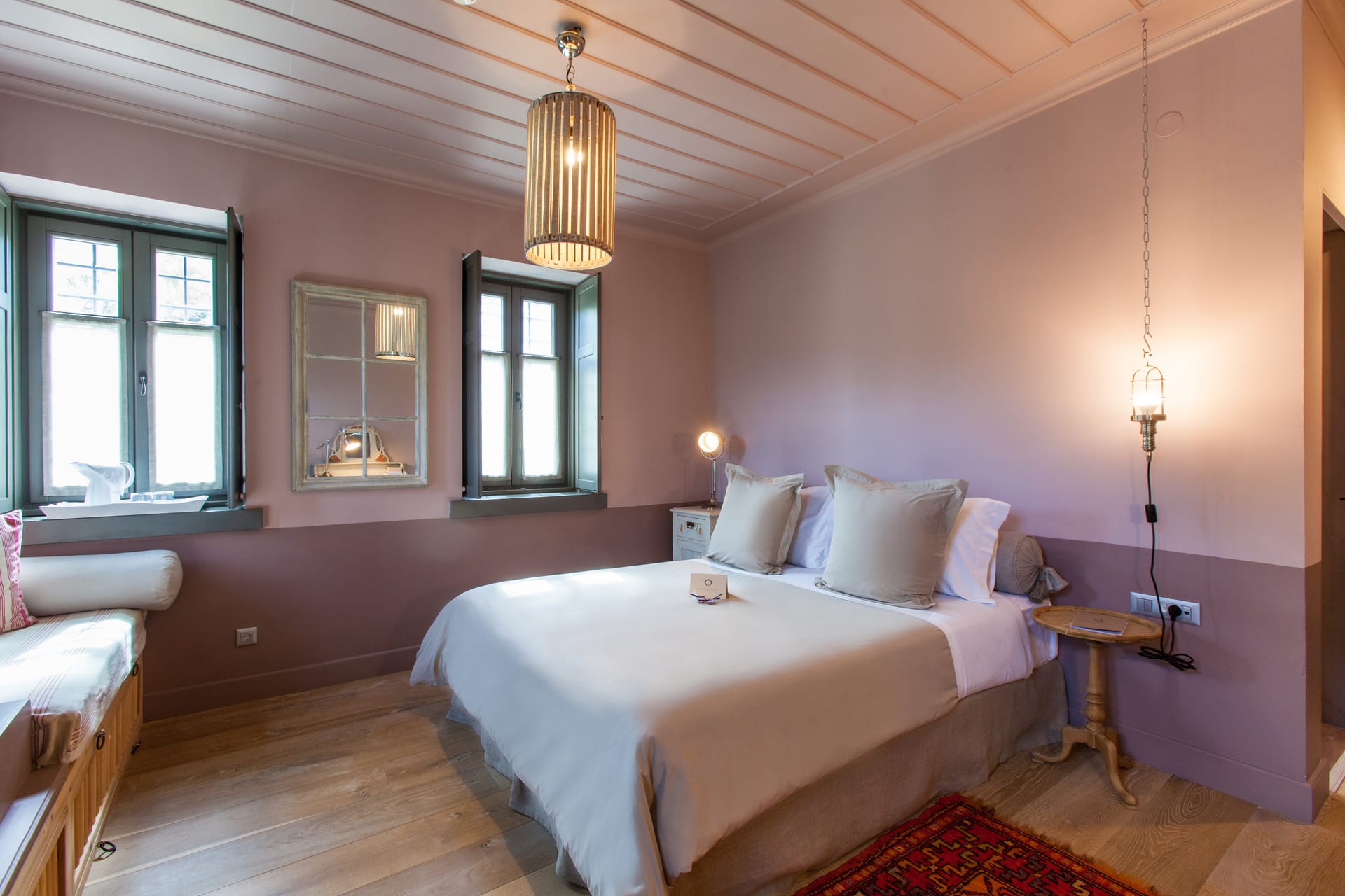 Deluxe Suite- Pink