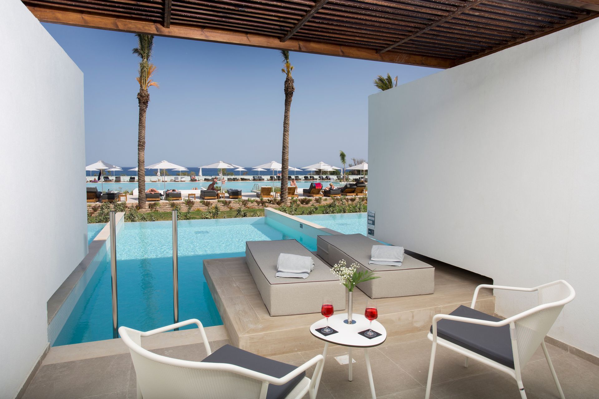Suite with Private Pool &amp; Sea View