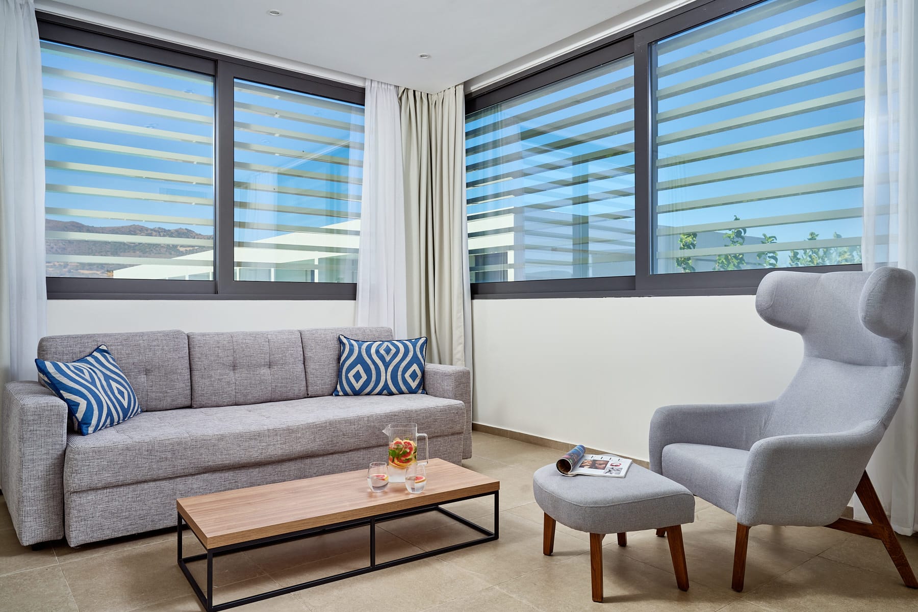Suite with Private Pool &amp; Sea View