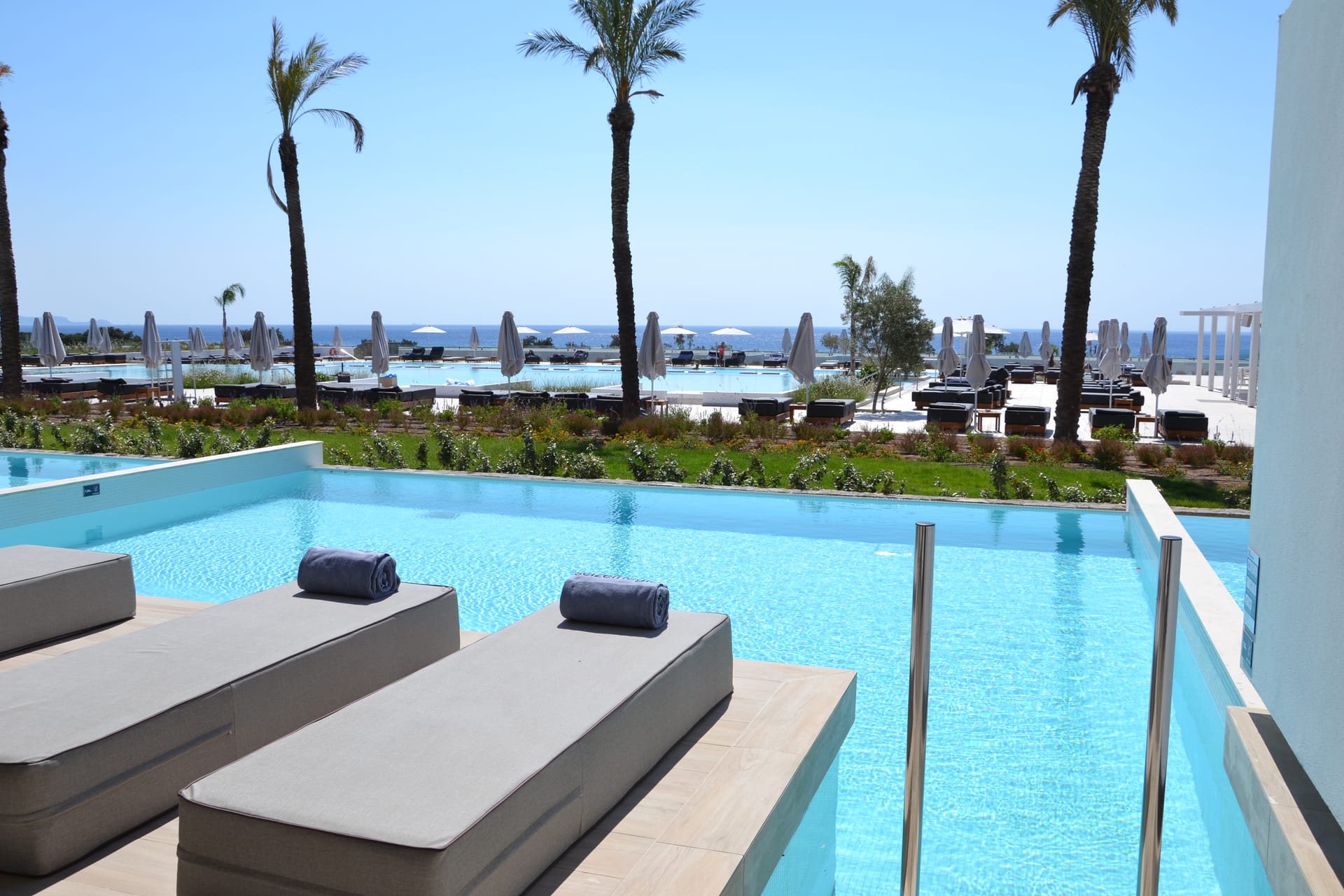 Two-Bedroom Suite with Private Pool &amp; Sea View