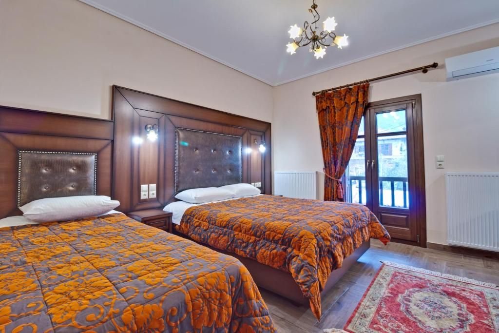 Family Apartment with Balcony and Meteora View