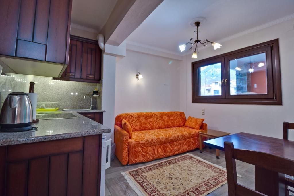 Family Apartment with Terrace and Side Meteora view