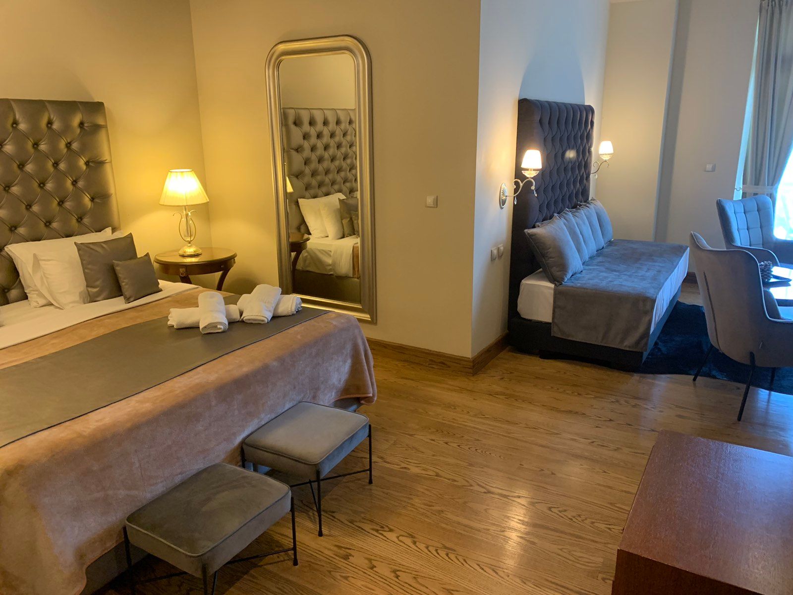 Honeymoon Suite