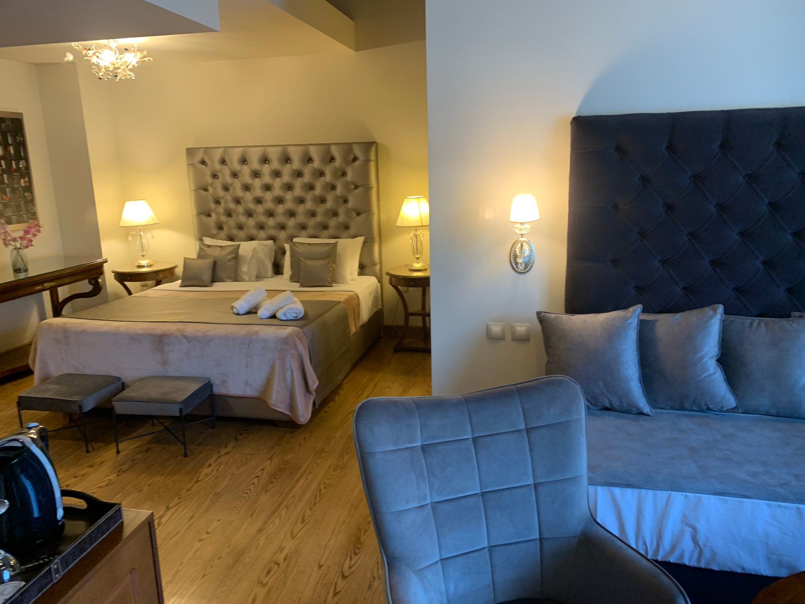 Honeymoon Suite