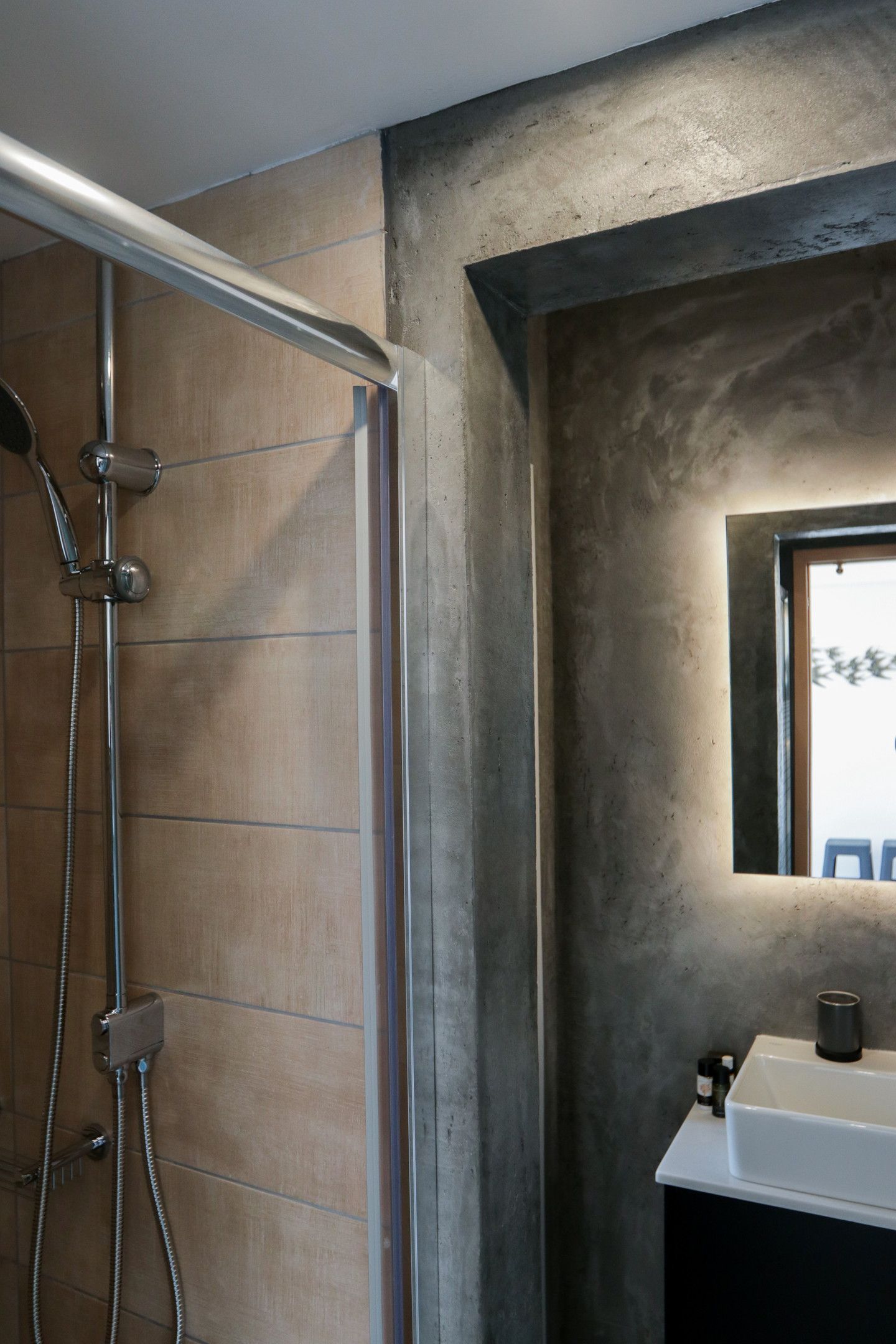 V36 Signature Suite