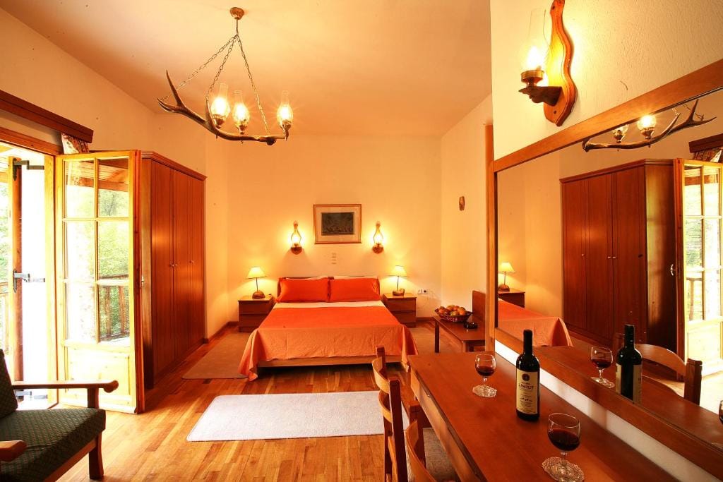 4-Bedroom ''Villa Bourazani''